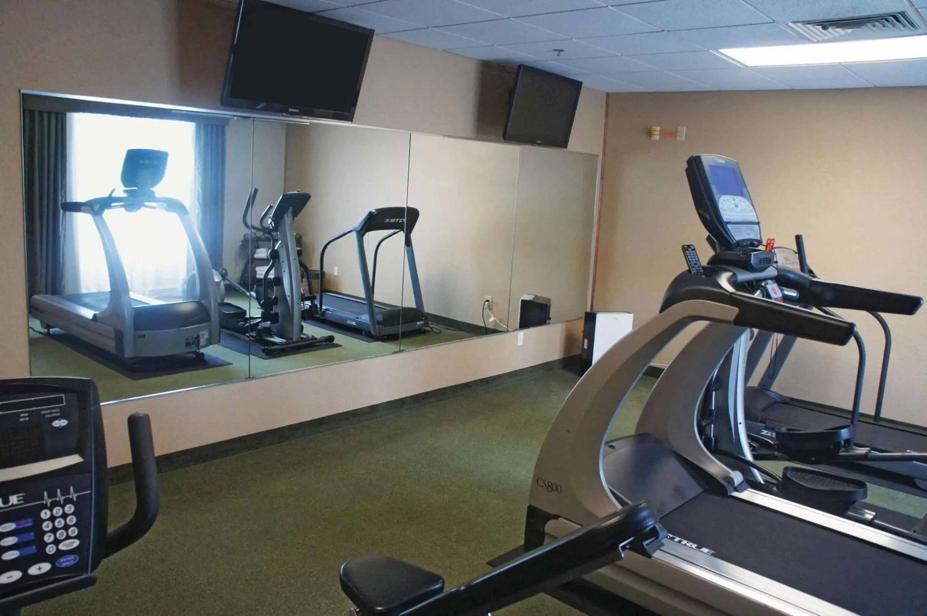 Fitness centre/facilities, Fitness Center/Facilities in La Quinta by Wyndham Springfield Airport Plaza