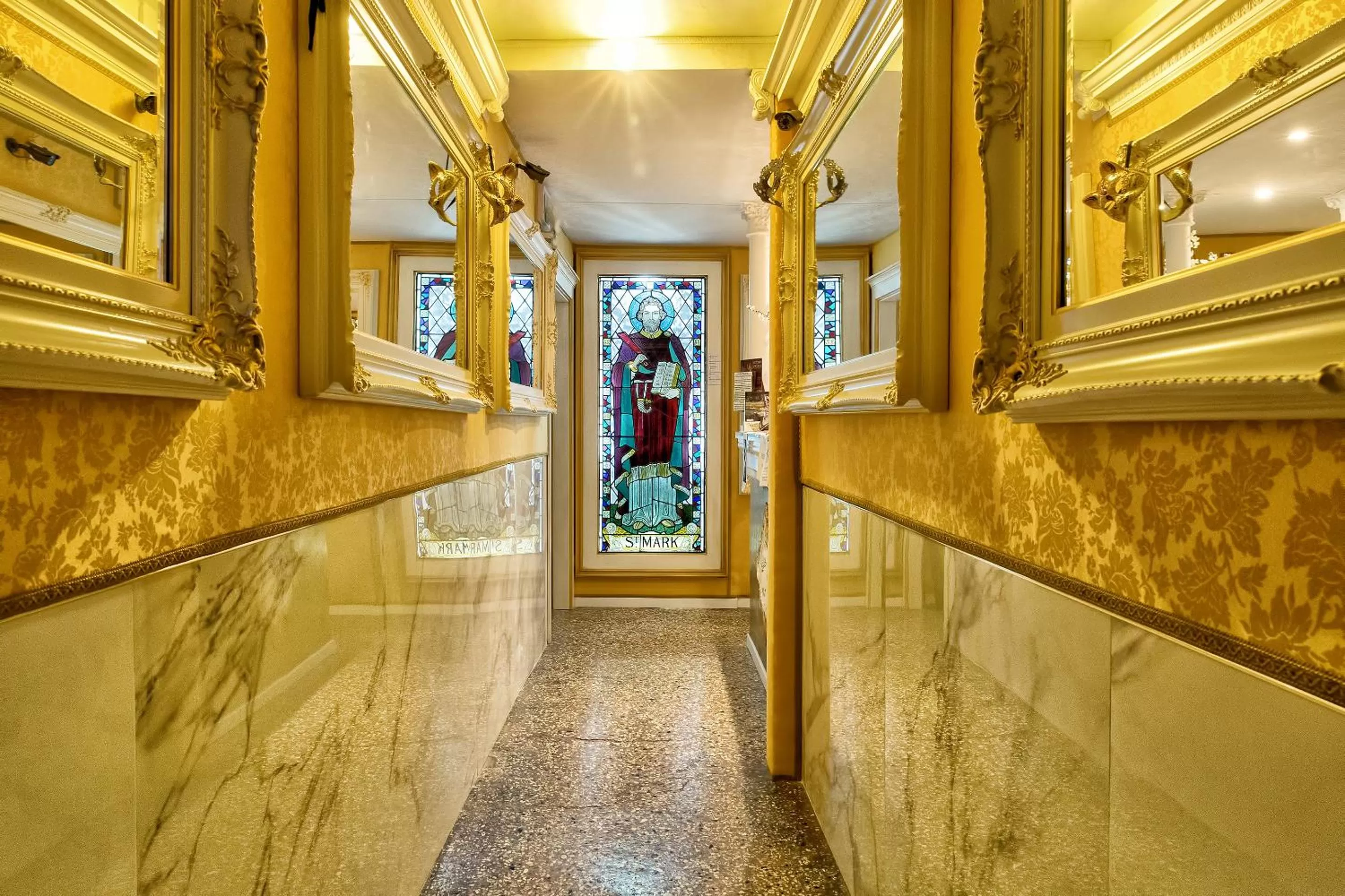 Decorative detail in Scalon del Doge