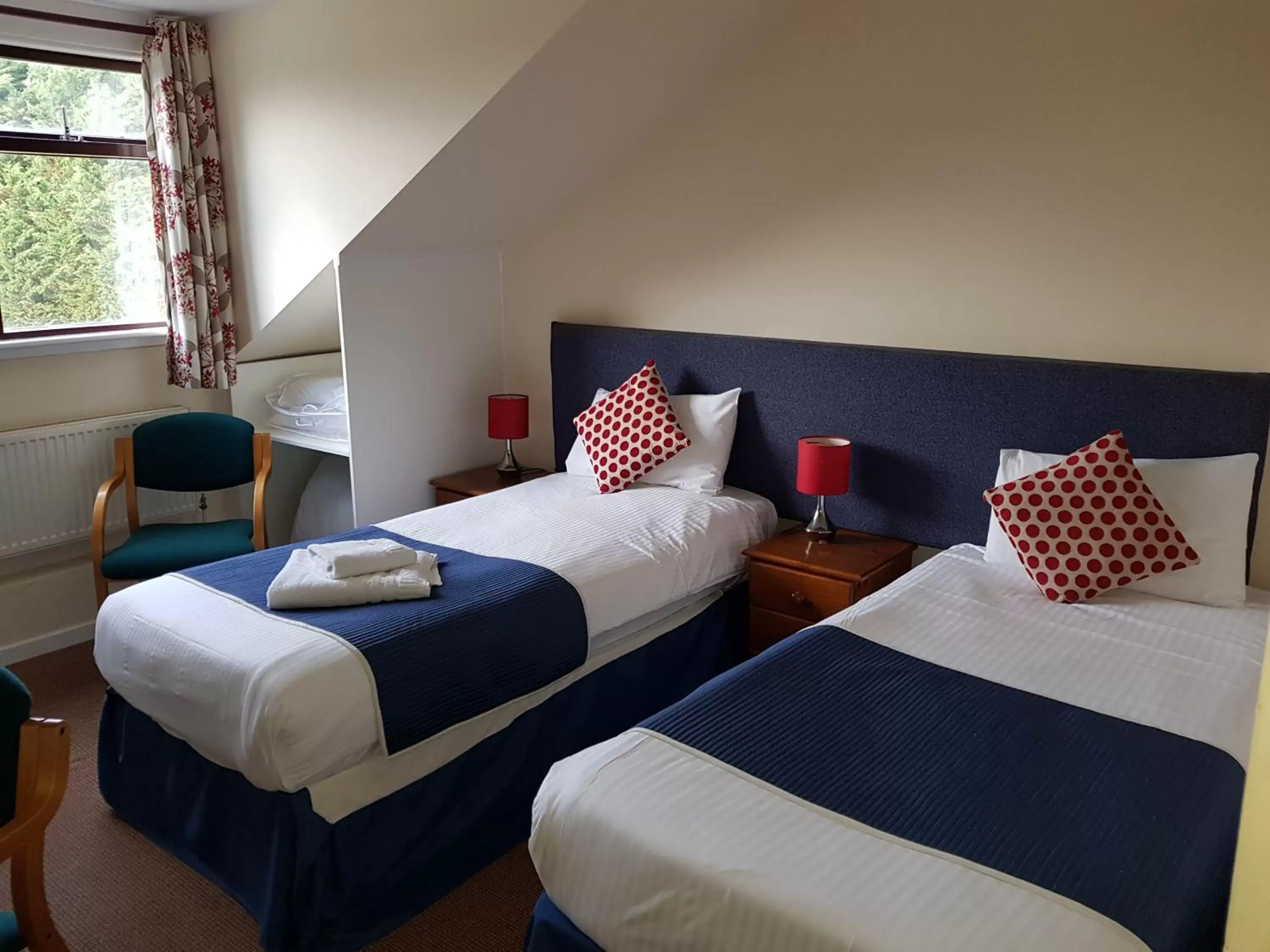Bed in Draycote Hotel And Whitefields Golf Course