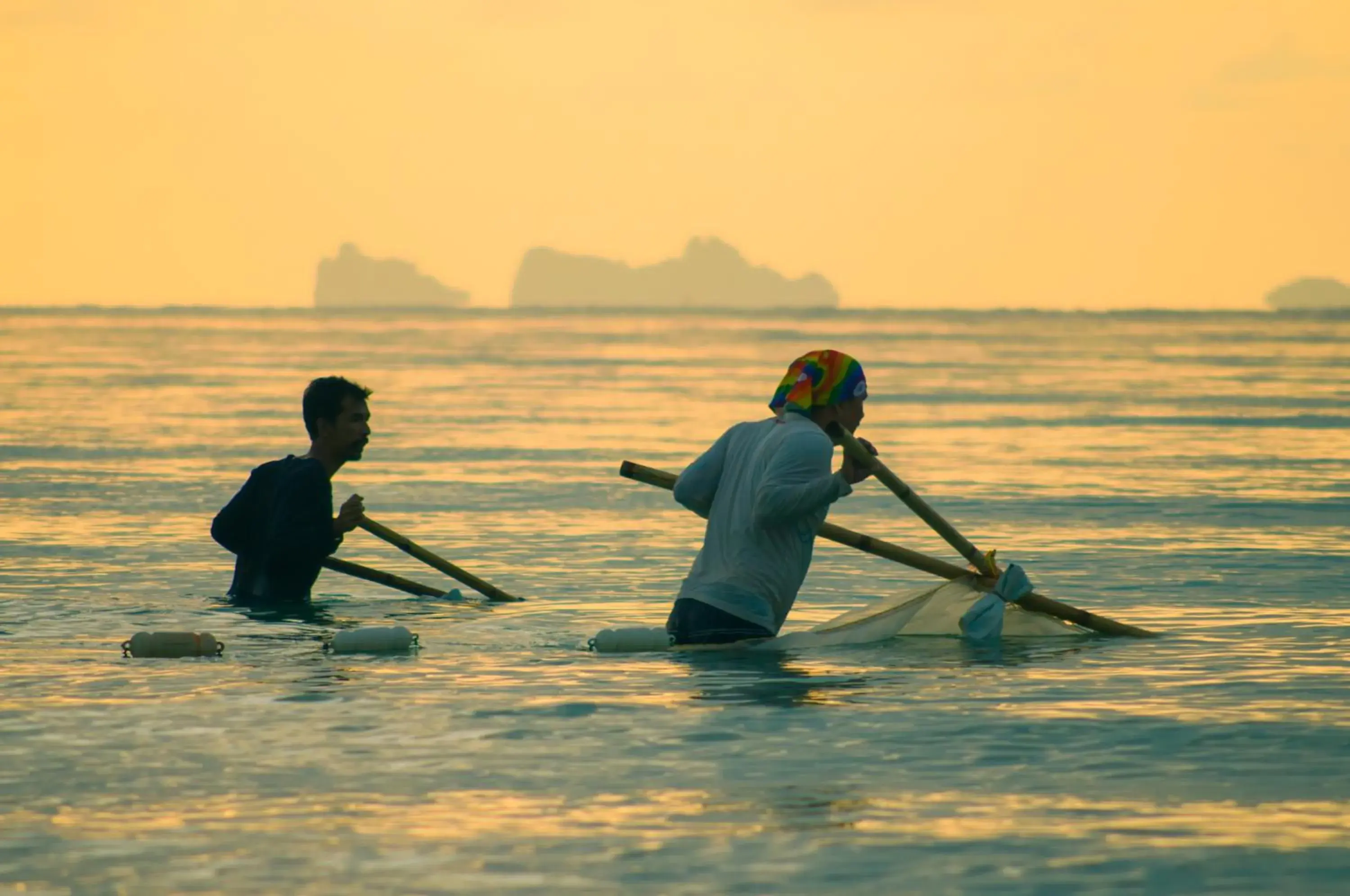 Canoeing in Baantalay Thungwualaen Hotel