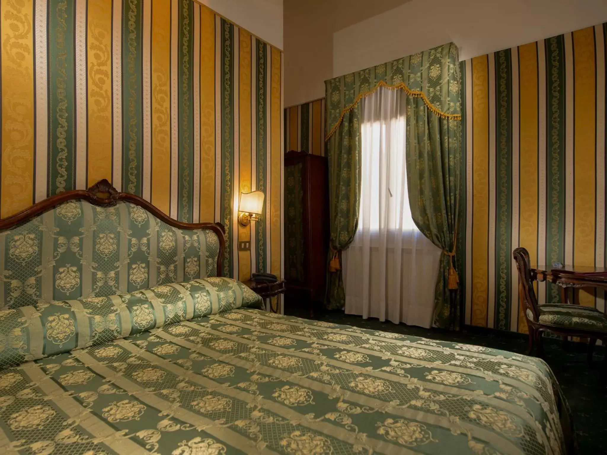 Photo of the whole room, Bed in Centauro Hotel