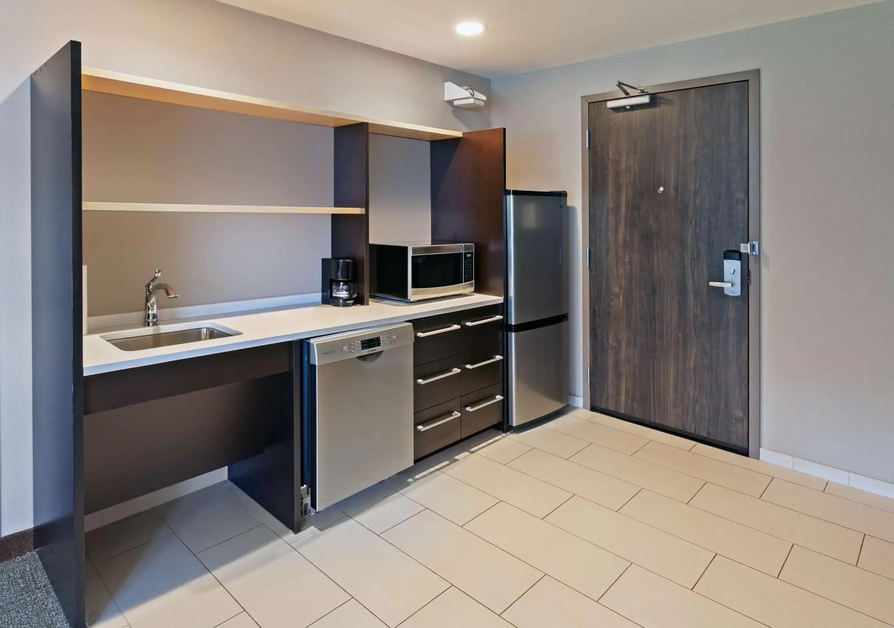 Kitchen or kitchenette, Kitchen/Kitchenette in Home2 Suites By Hilton Gonzales