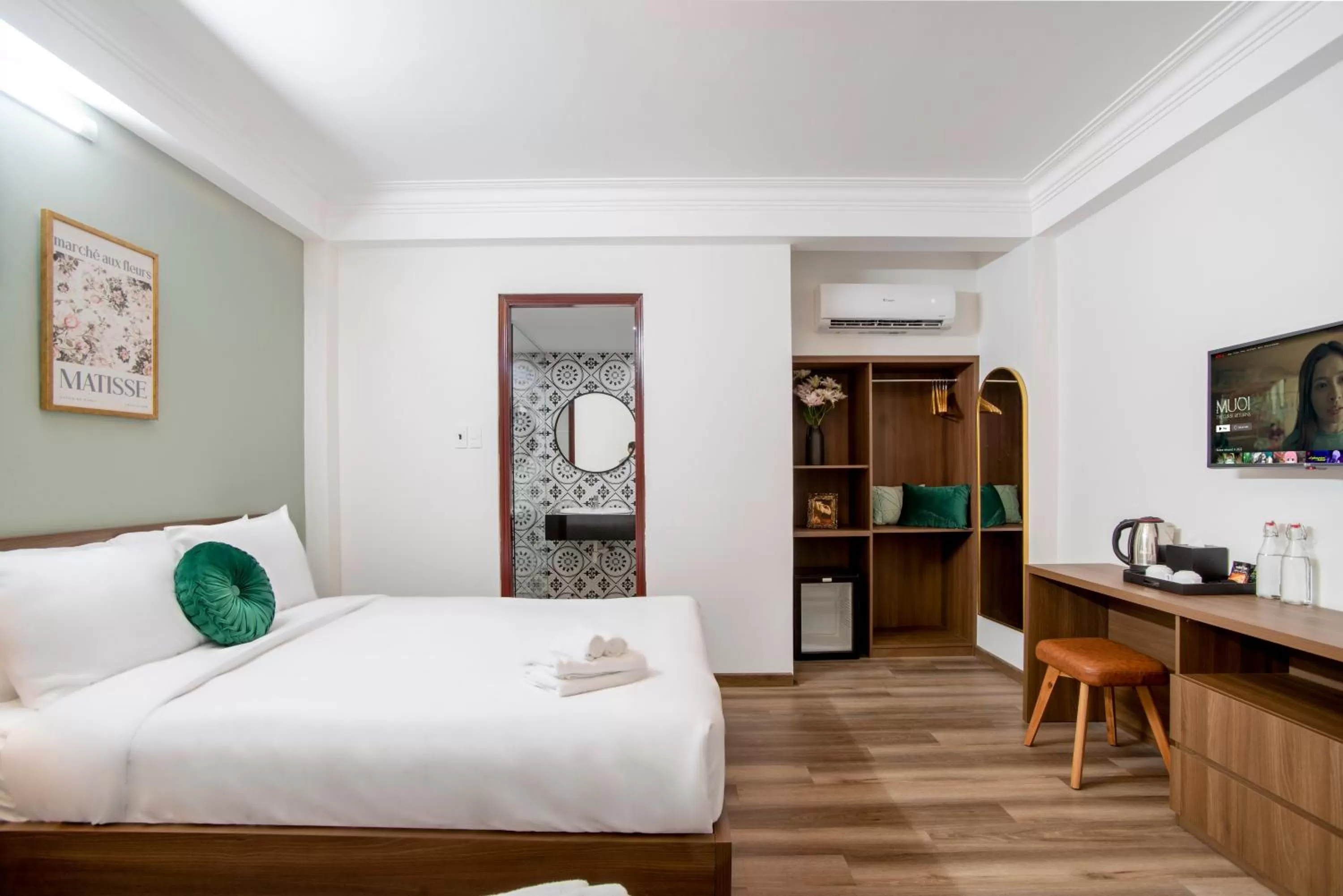 Bed in SAZI BEN THANH Hotel HCM