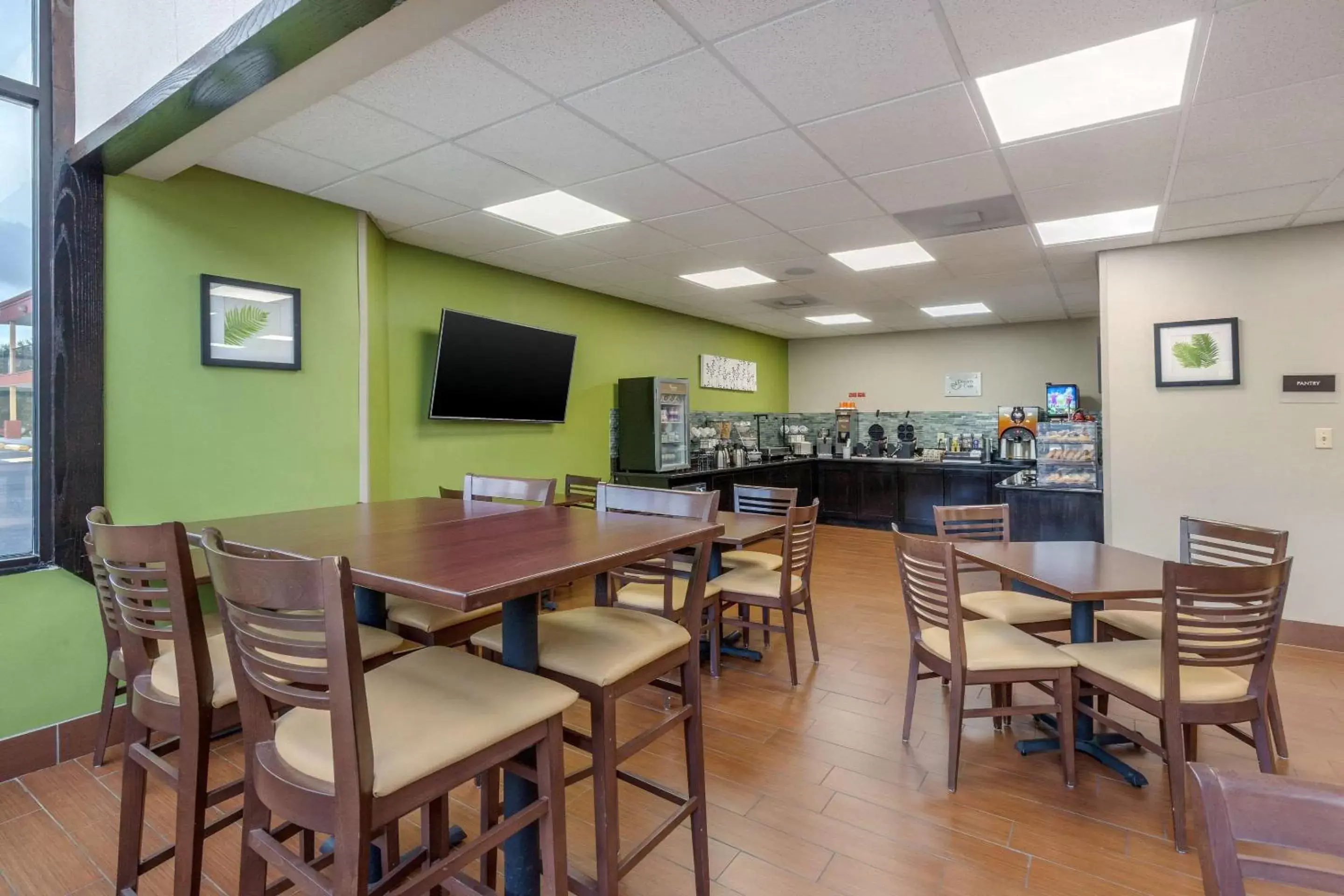 Restaurant/places to eat in Sleep Inn Orangeburg Restaurant/places to eat in Sleep Inn Orangeburg