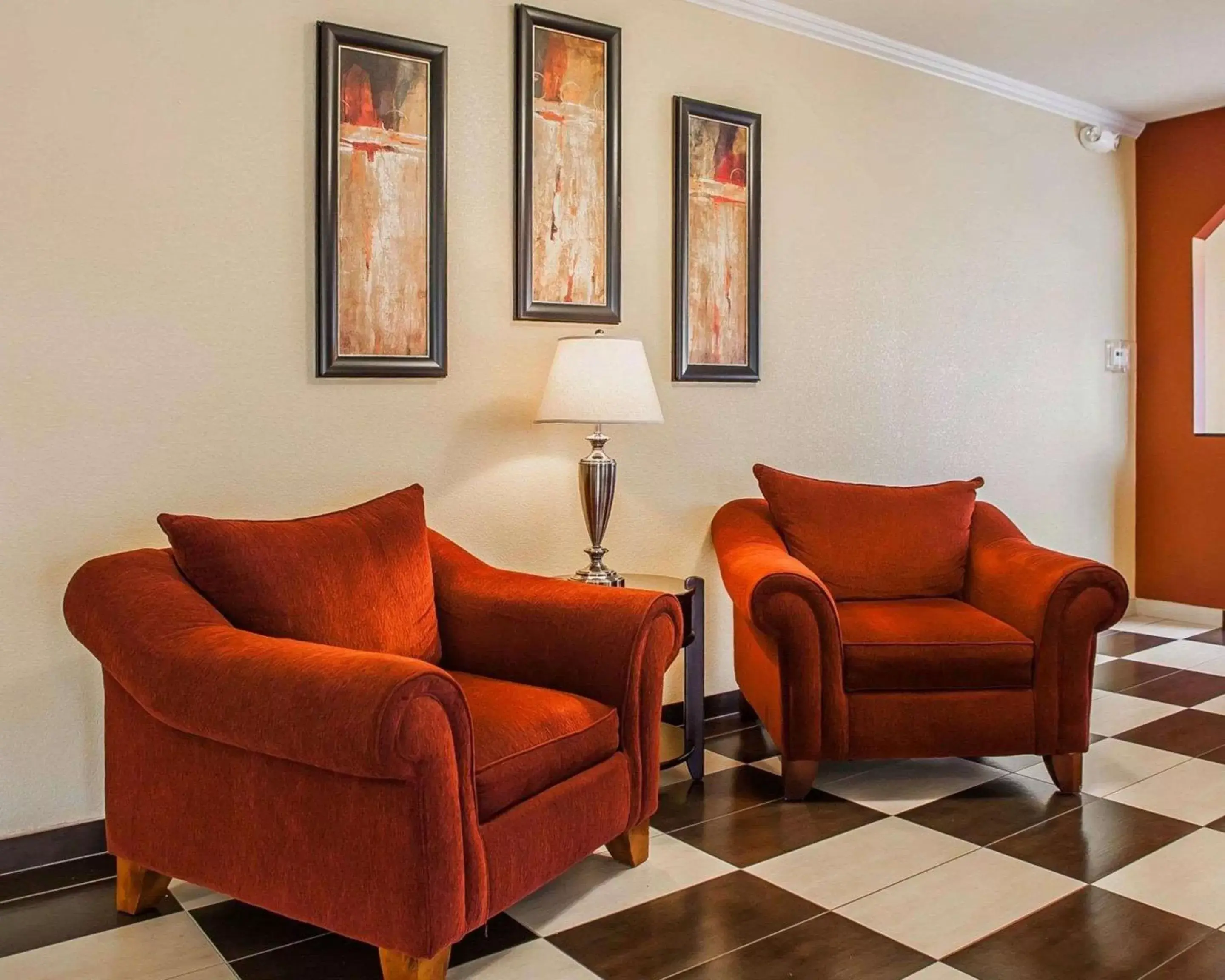 Lobby or reception, Seating Area in Quality Inn Fort Dodge