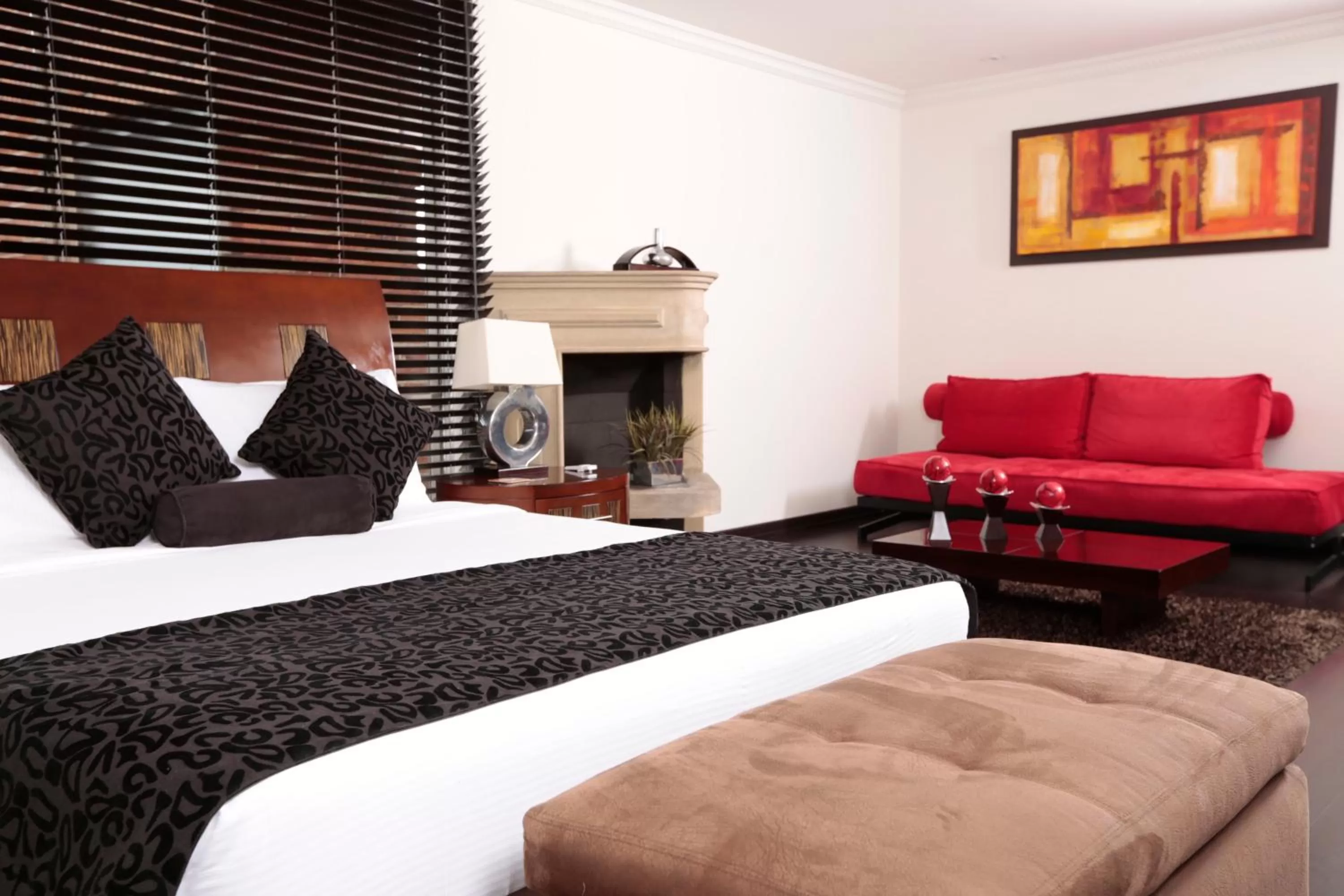 Photo of the whole room, Bed in Hotel Suites 108