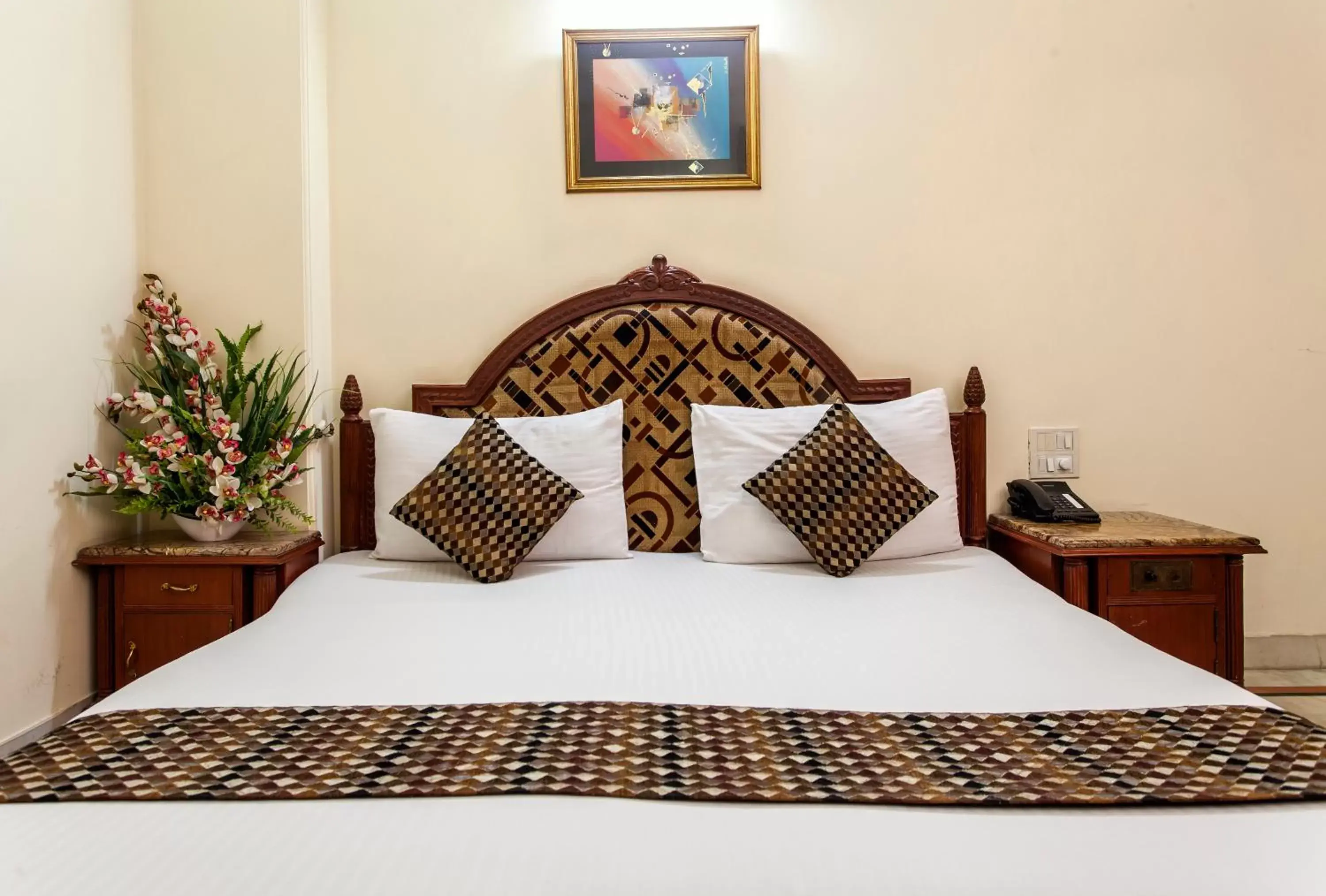 Bedroom, Bed in Hotel Sunstar Residency