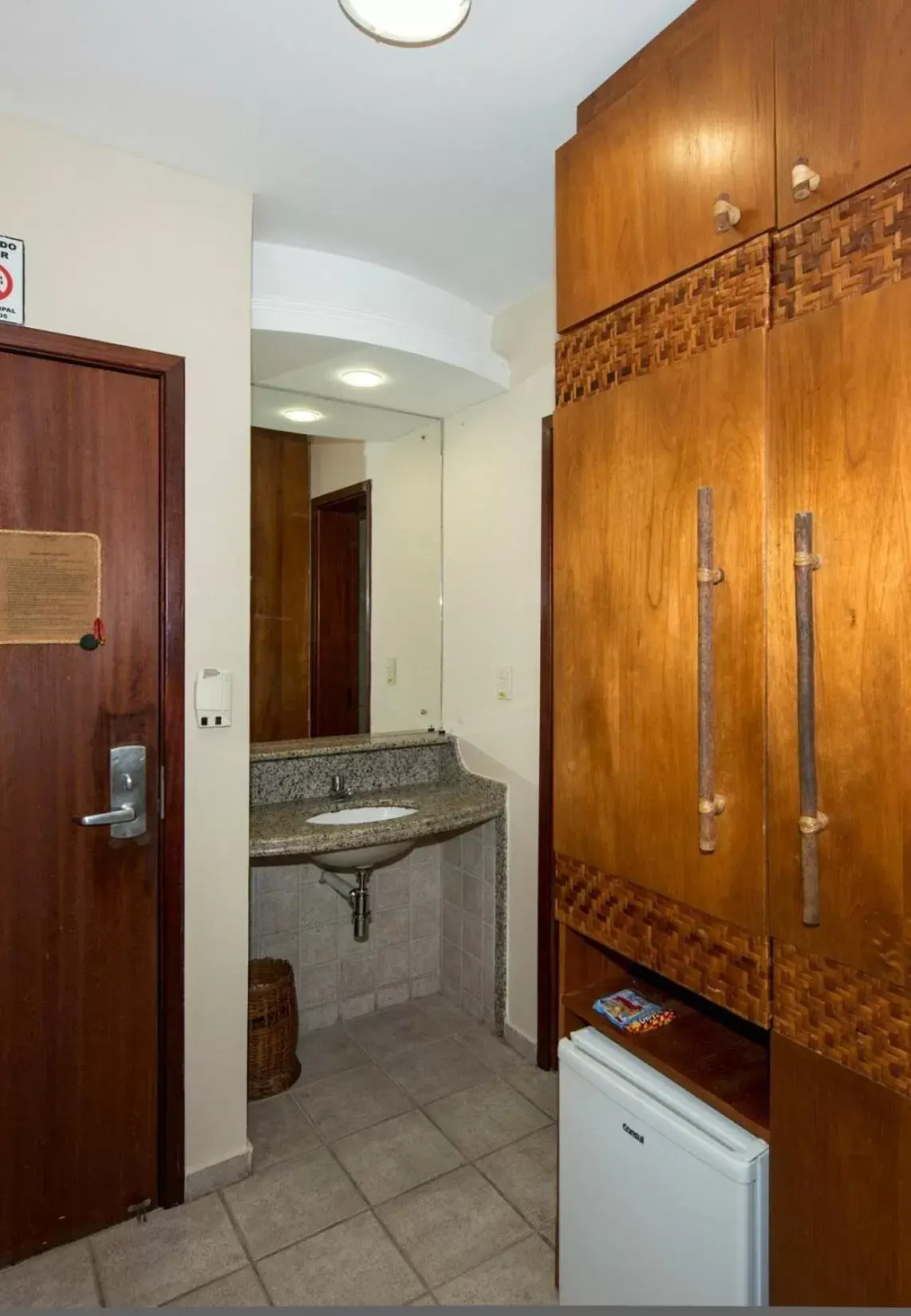 Shower, Bathroom in Divi-Divi Praia Hotel