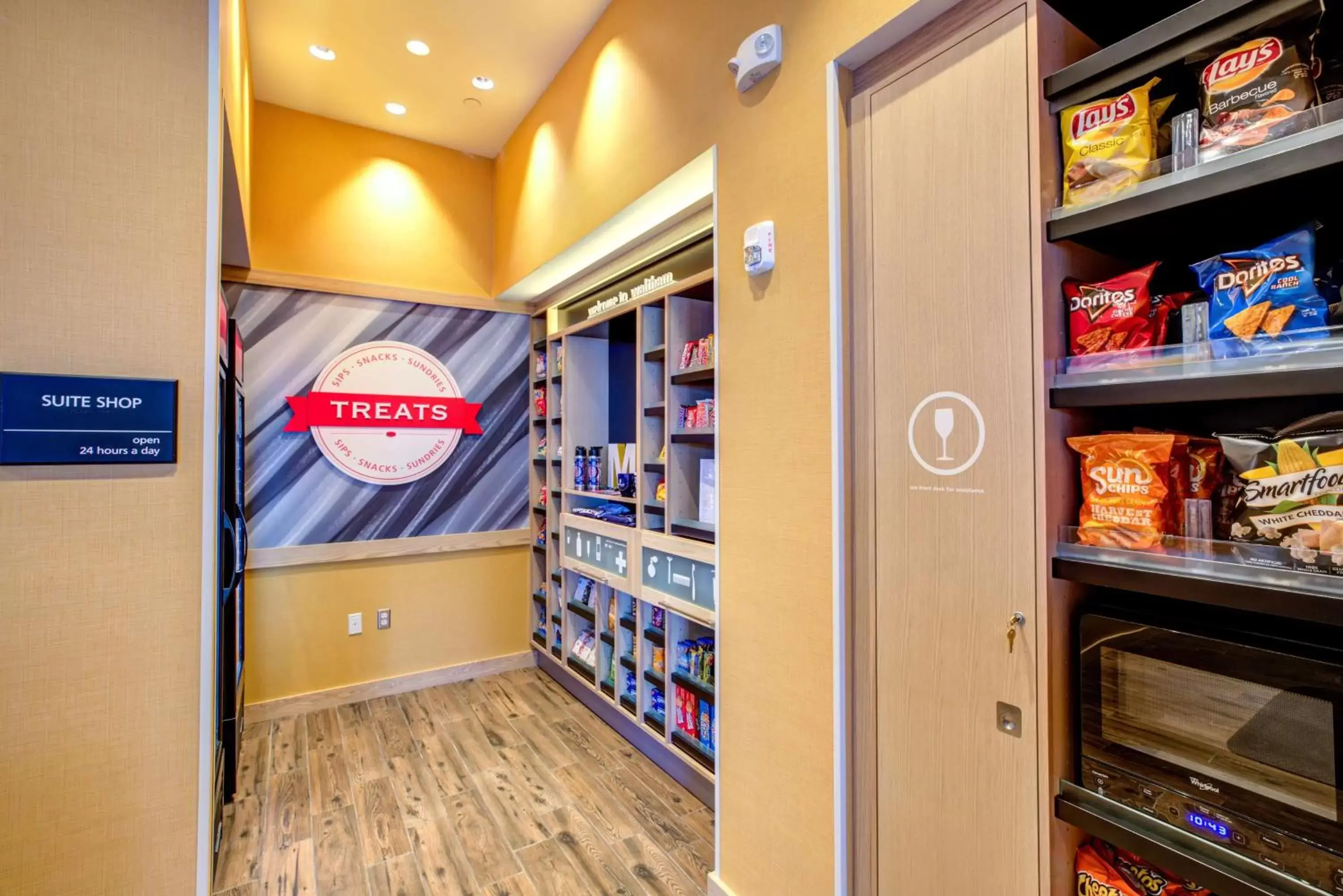 Restaurant/places to eat in Hampton Inn & Suites Boston/Waltham Restaurant/places to eat in Hampton Inn & Suites Boston/Waltham