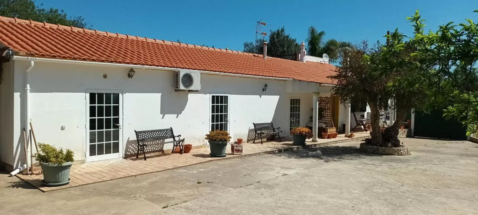 Property Building in B&B Quinta da Romãzeira