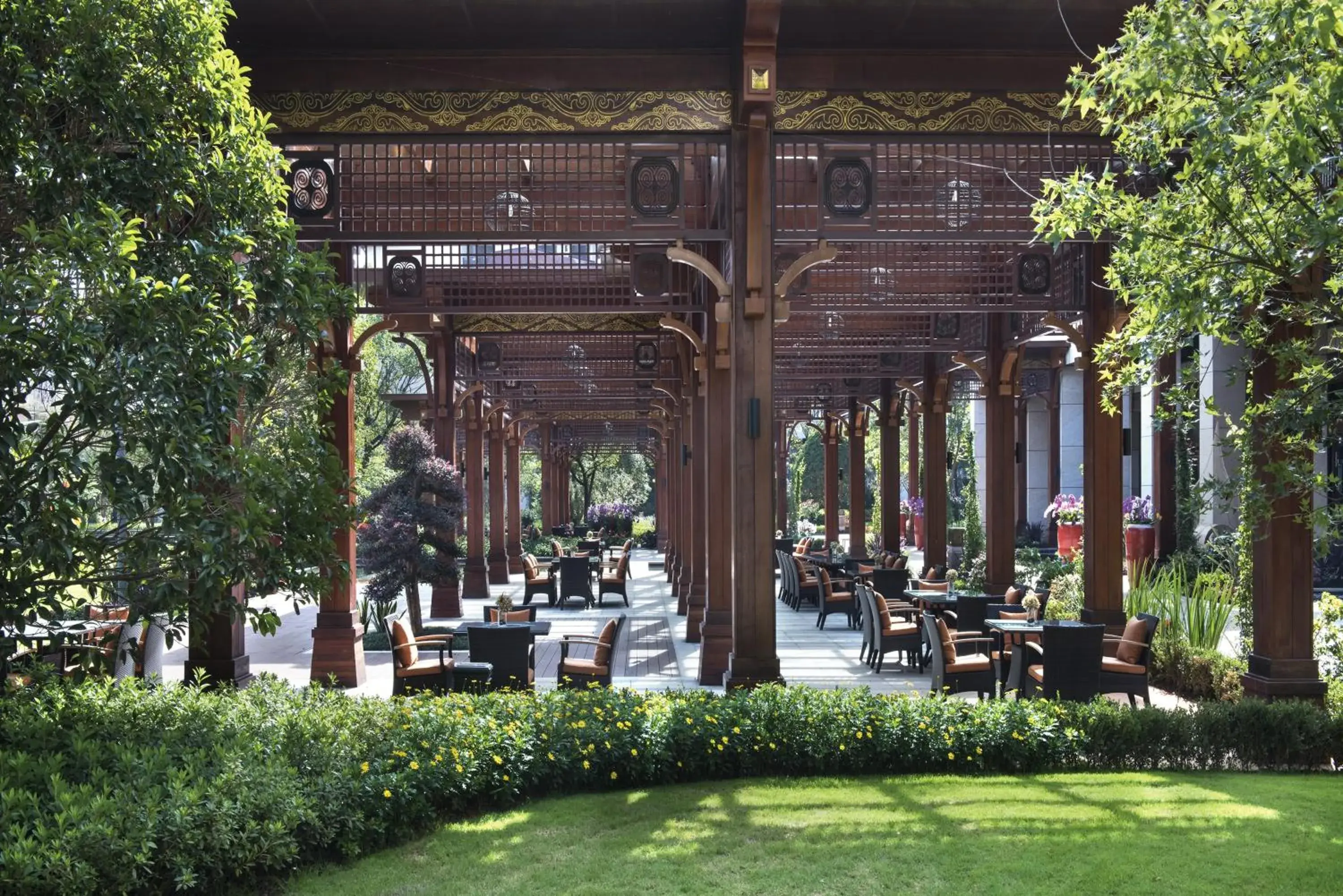 Restaurant/places to eat in Crowne Plaza - Kunming Ancient Dian Town by IHG Restaurant/places to eat in Crowne Plaza - Kunming Ancient Dian Town by IHG