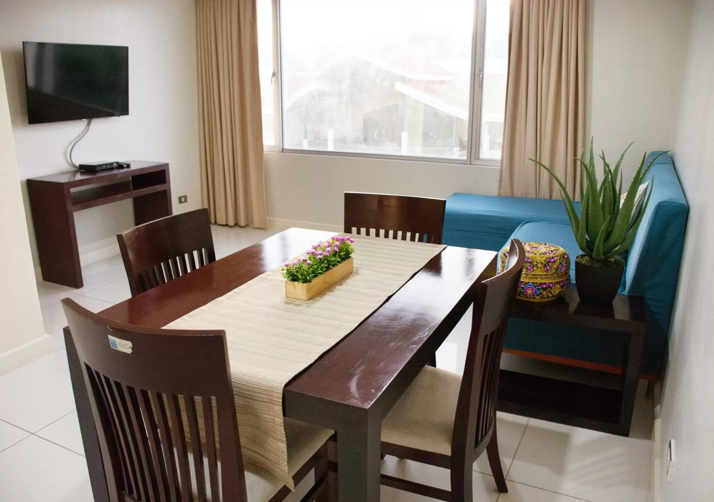 Dining Area in Alicia Apartelle