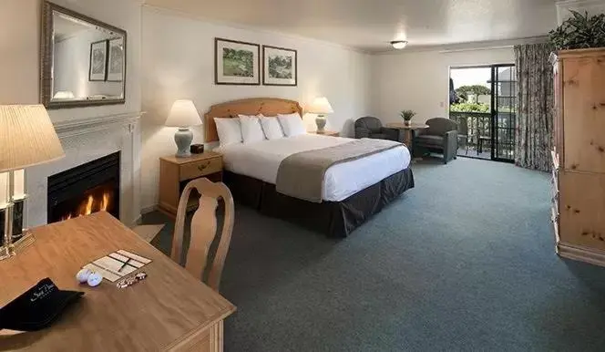 Bed in Sea Pines Golf Resort
