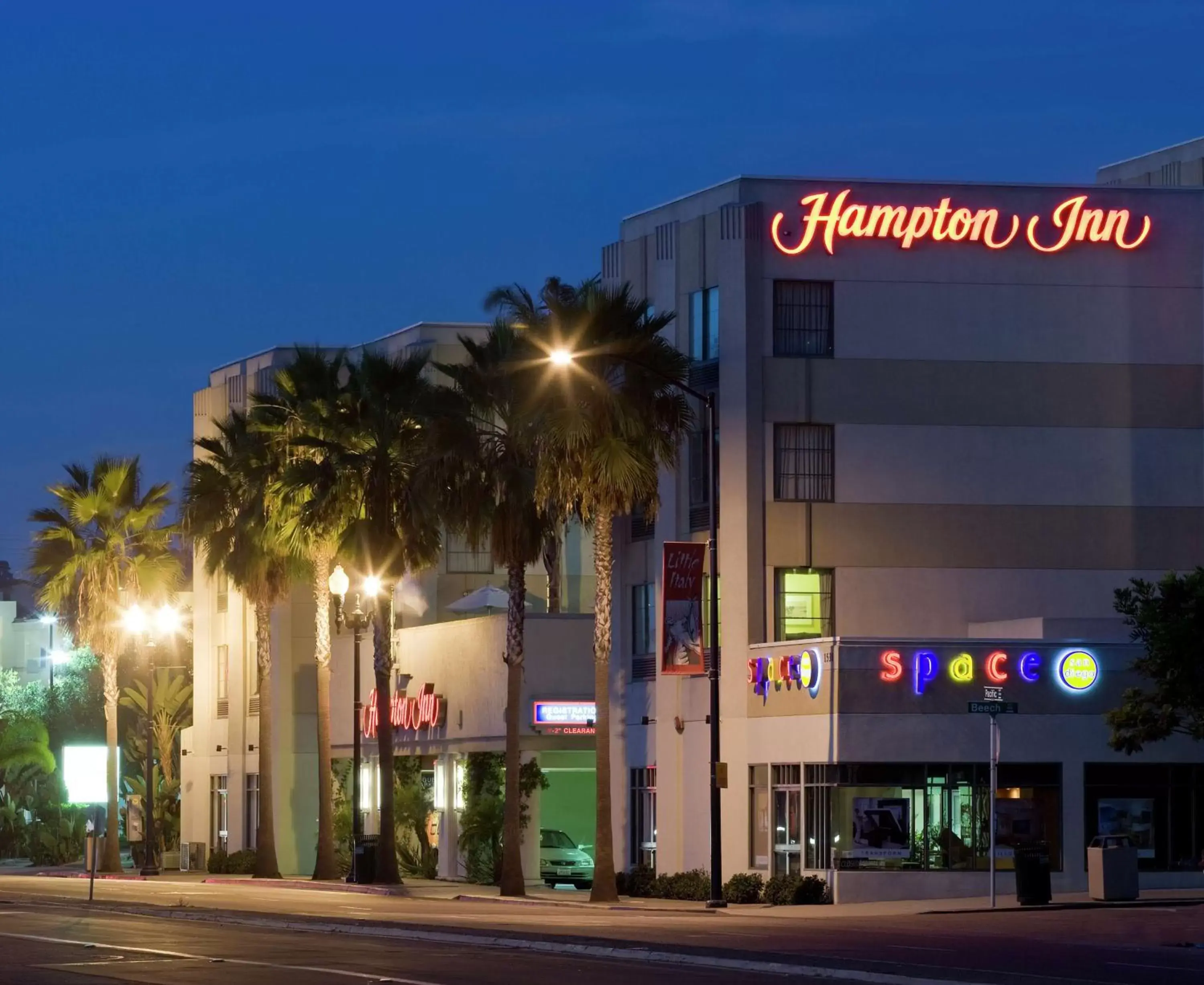 Property Building in Hampton Inn San Diego Downtown