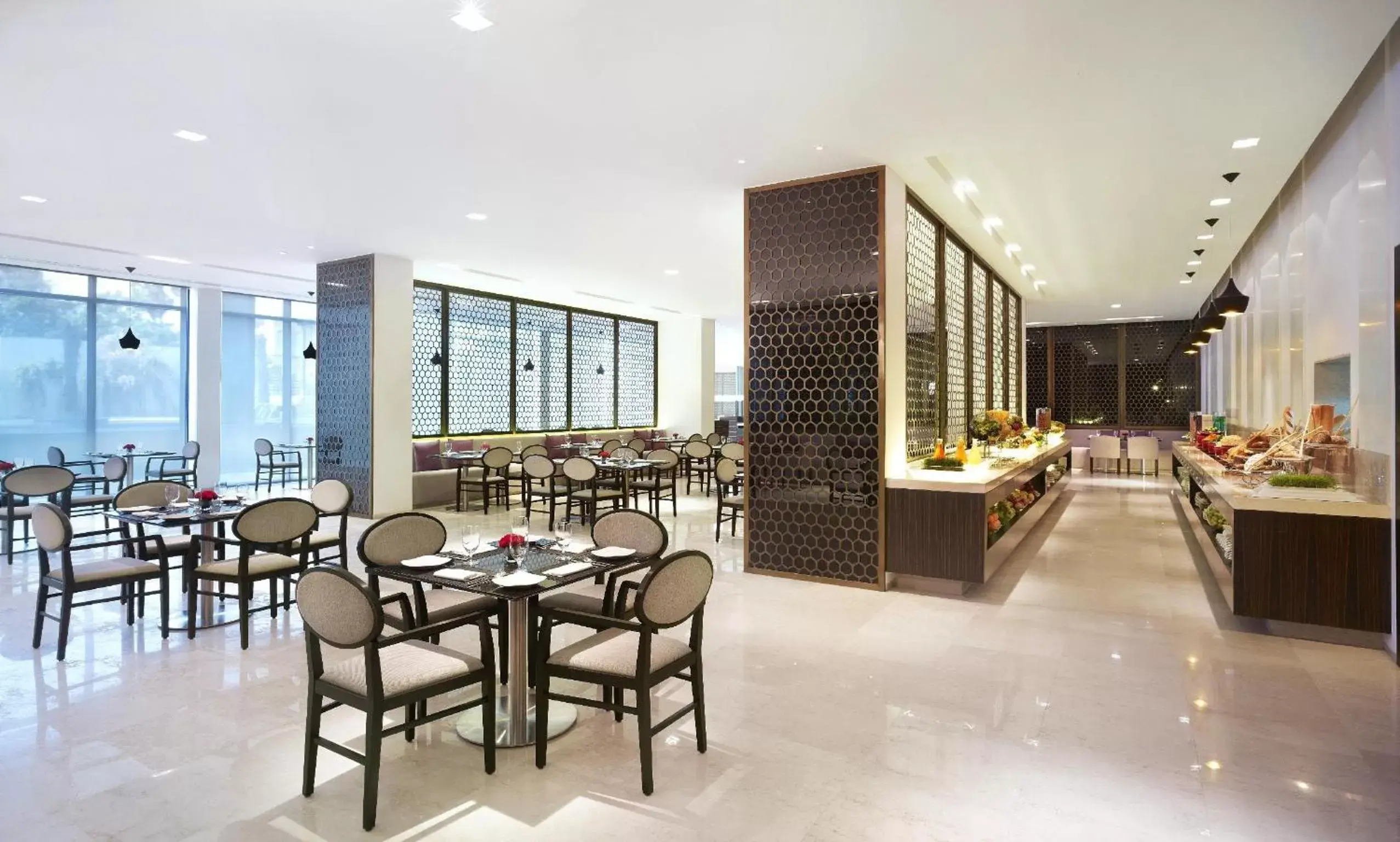Restaurant/places to eat in Vivanta Chennai IT Expressway OMR Restaurant/places to eat in Vivanta Chennai IT Expressway OMR