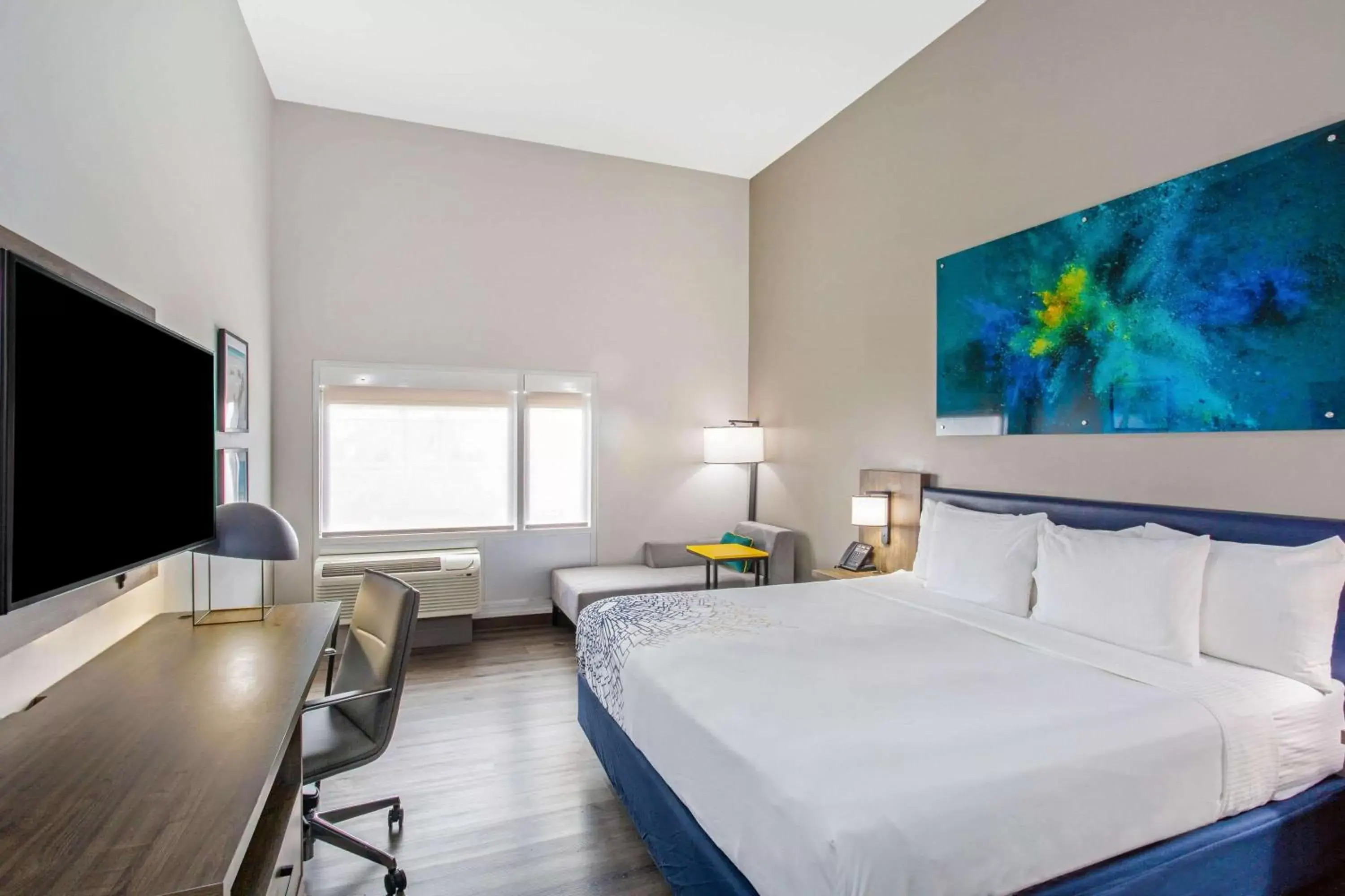 Photo of the whole room in La Quinta Inn & Suites by Wyndham Miramar Beach-Destin