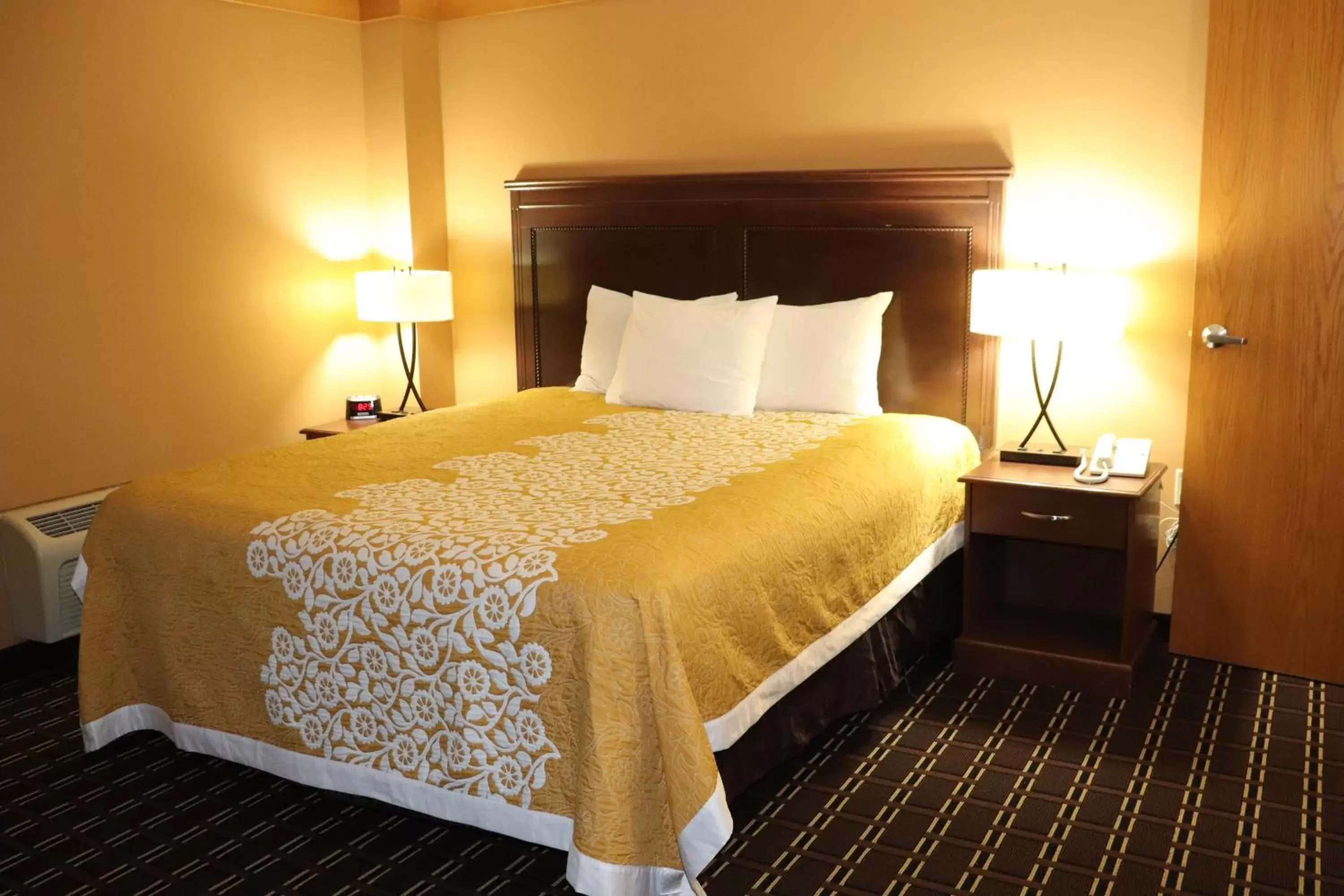 Bed in Prairie Inn Holmen La Crosse Area