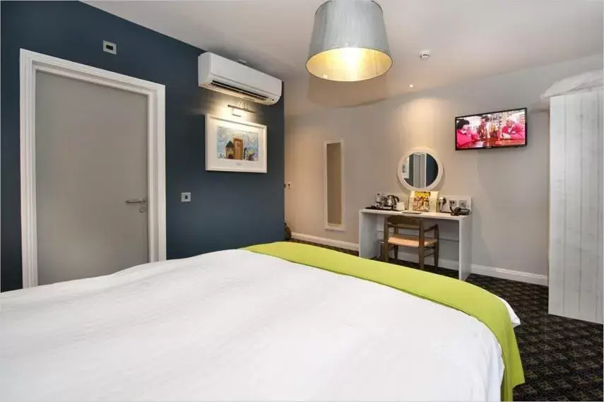 Double Room - Disability Access in The King's Head Hotel Wetherspoon Double Room - Disability Access in The King's Head Hotel Wetherspoon