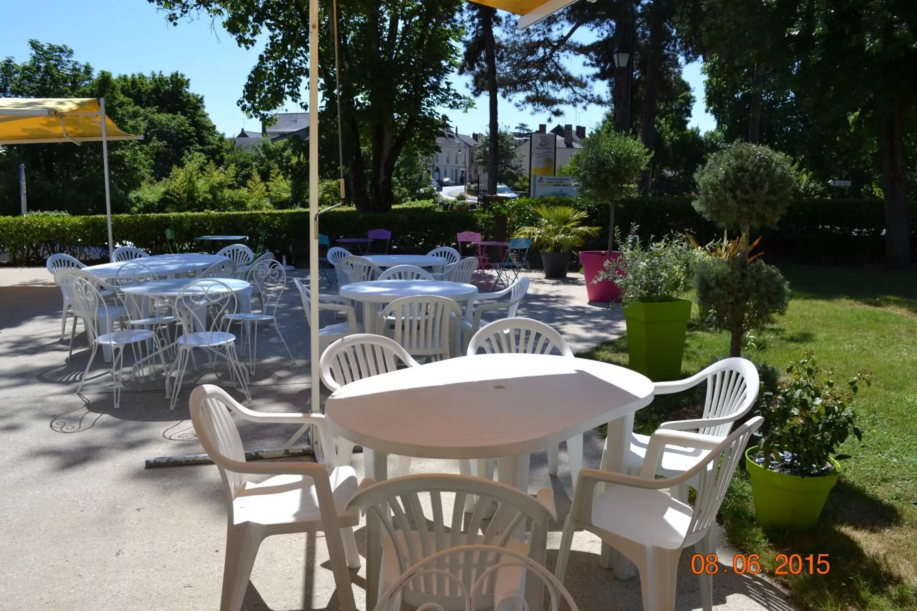 Patio, Restaurant/Places to Eat in Hôtel Le Castel