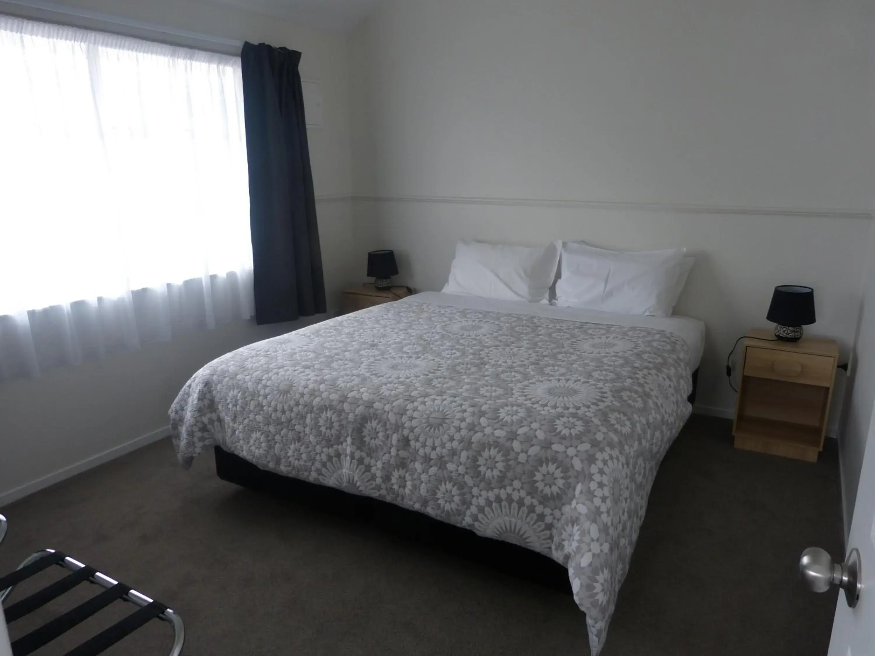 Bedroom, Bed in Blake Court Motel