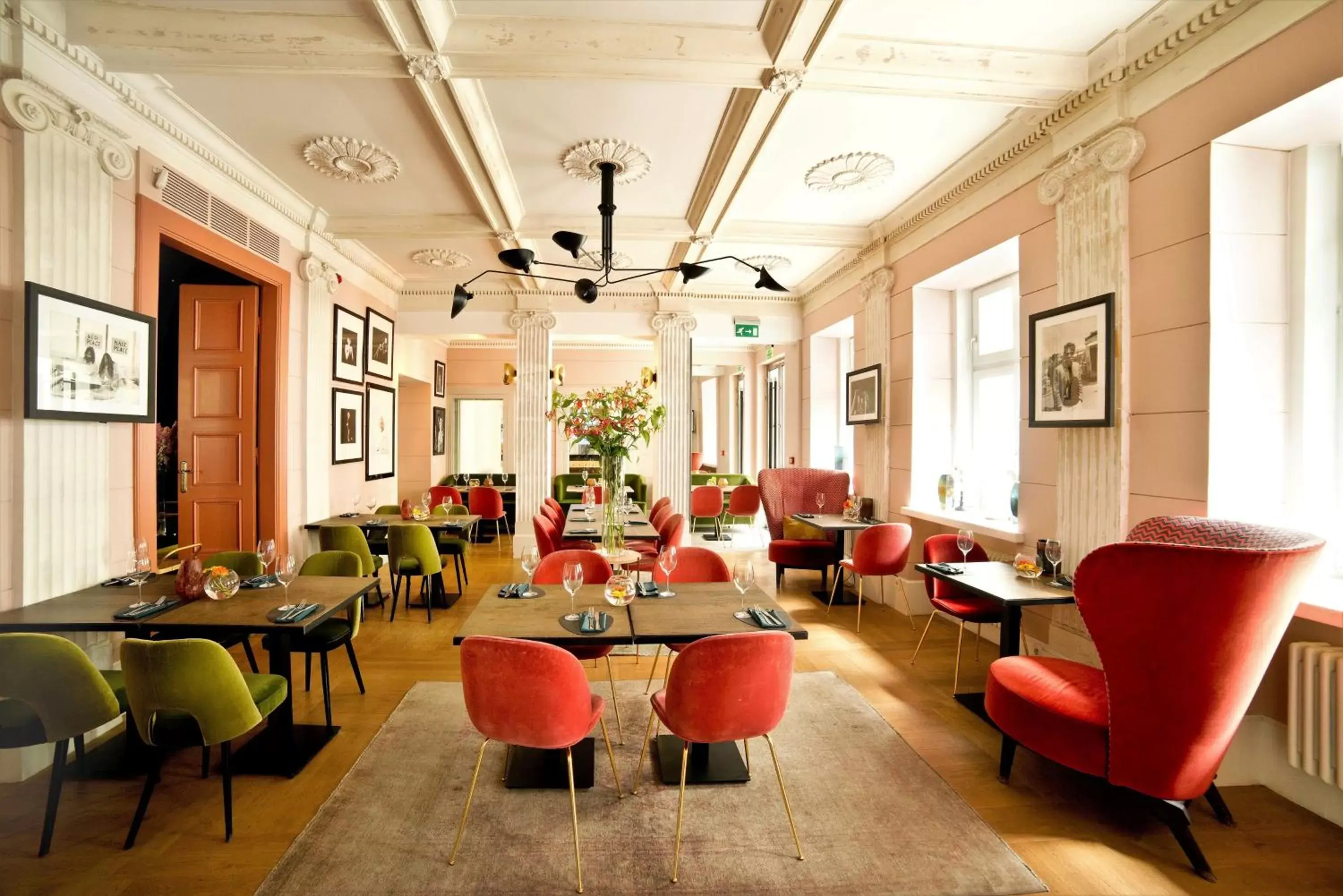 Restaurant/Places to Eat in H15 Boutique Hotel