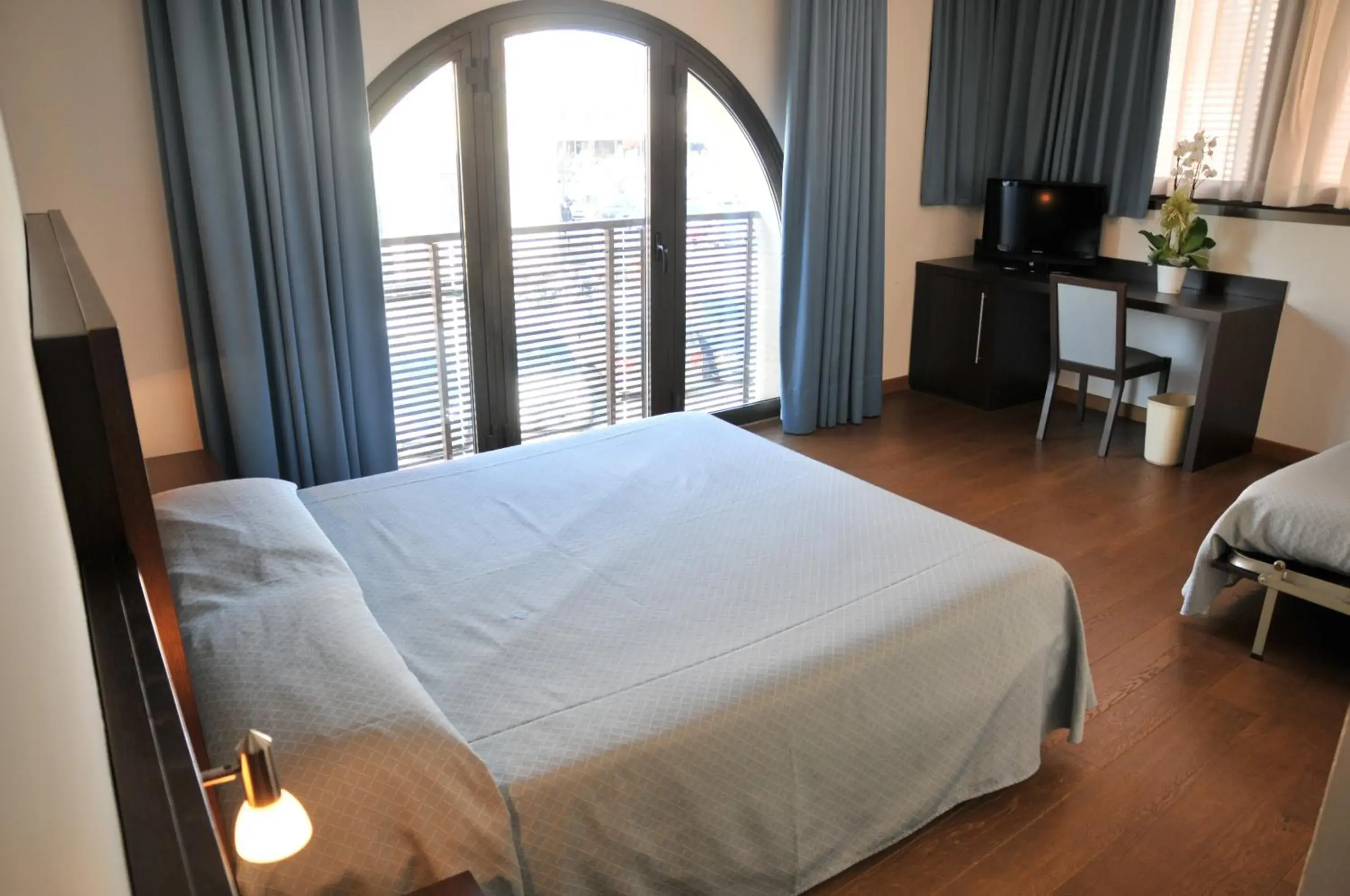 Photo of the whole room, Bed in Hotel 5 Colonne