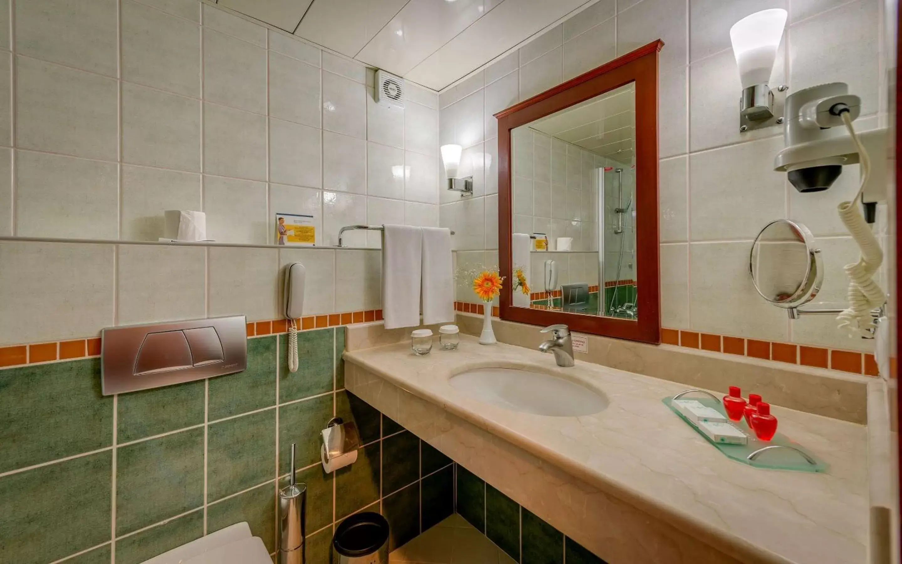 Photo of the whole room, Bathroom in Best Western Plus Khan Hotel