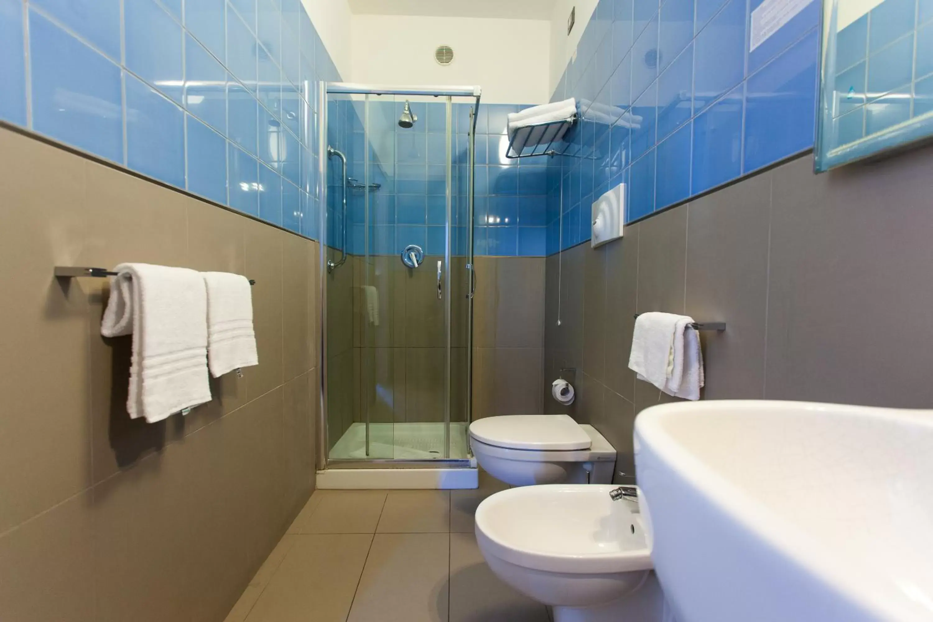 Bathroom in Hotel Villa d'Amato