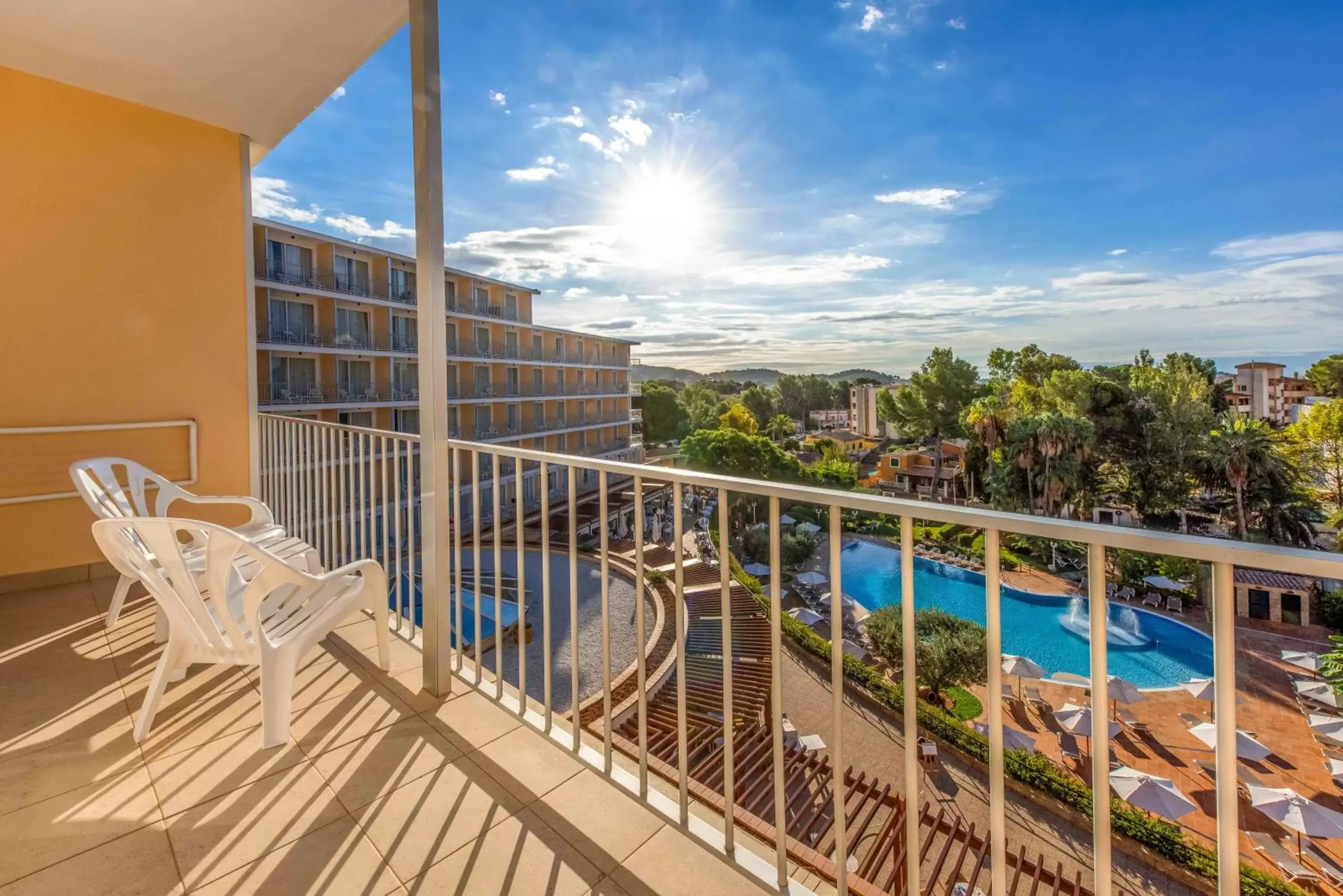 Balcony/Terrace, Pool View in Valentin Park Club