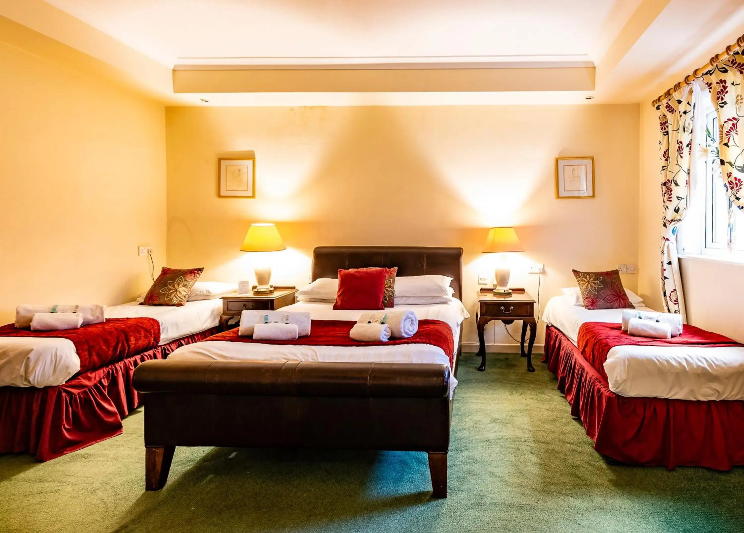Photo of the whole room in OYO Paddington House Hotel