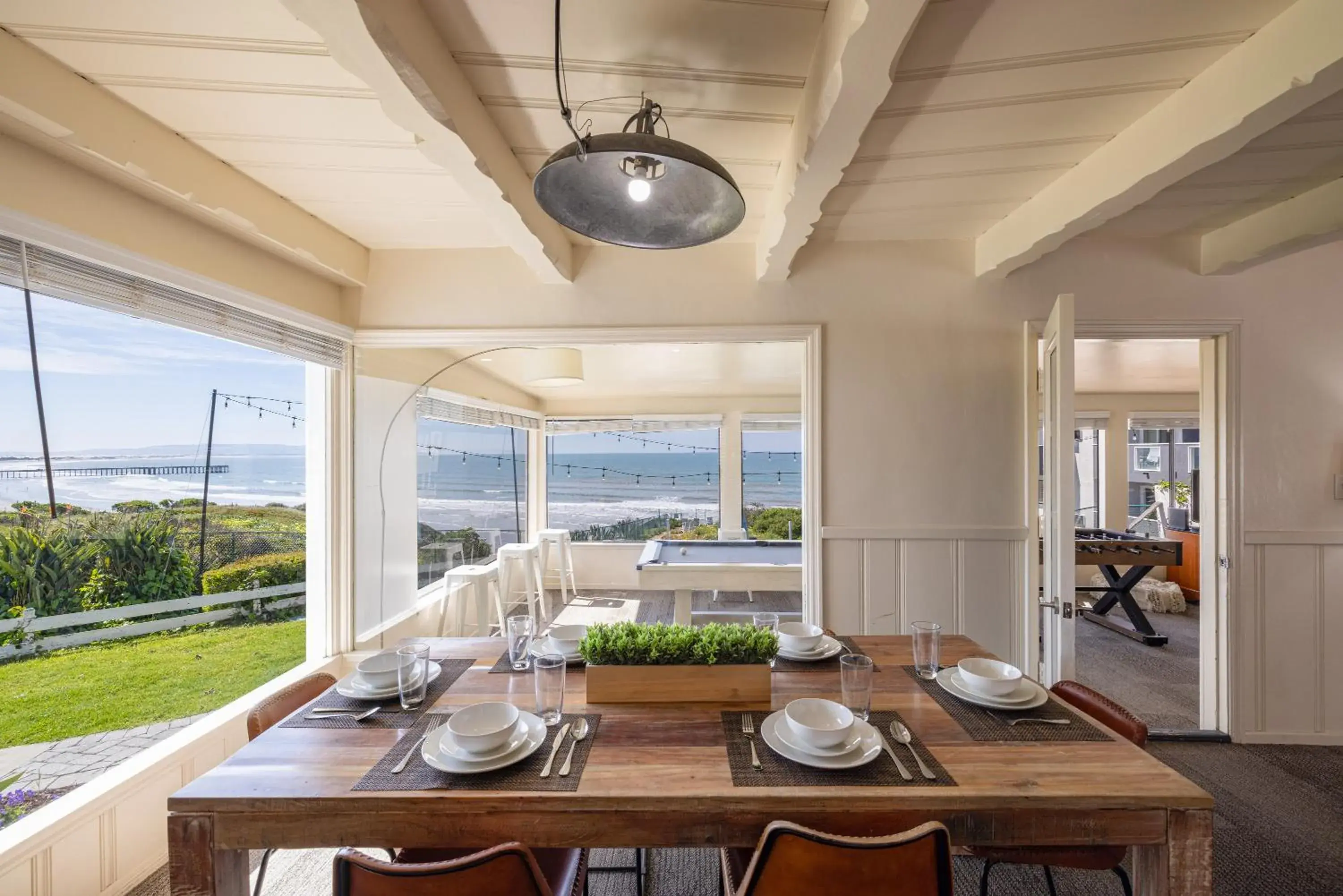 Dining area in Tides Oceanview Inn and Cottages