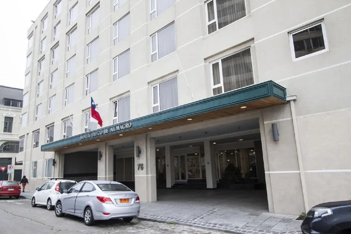 Facade/entrance, Property Building in Hotel Diego de Almagro Valparaíso