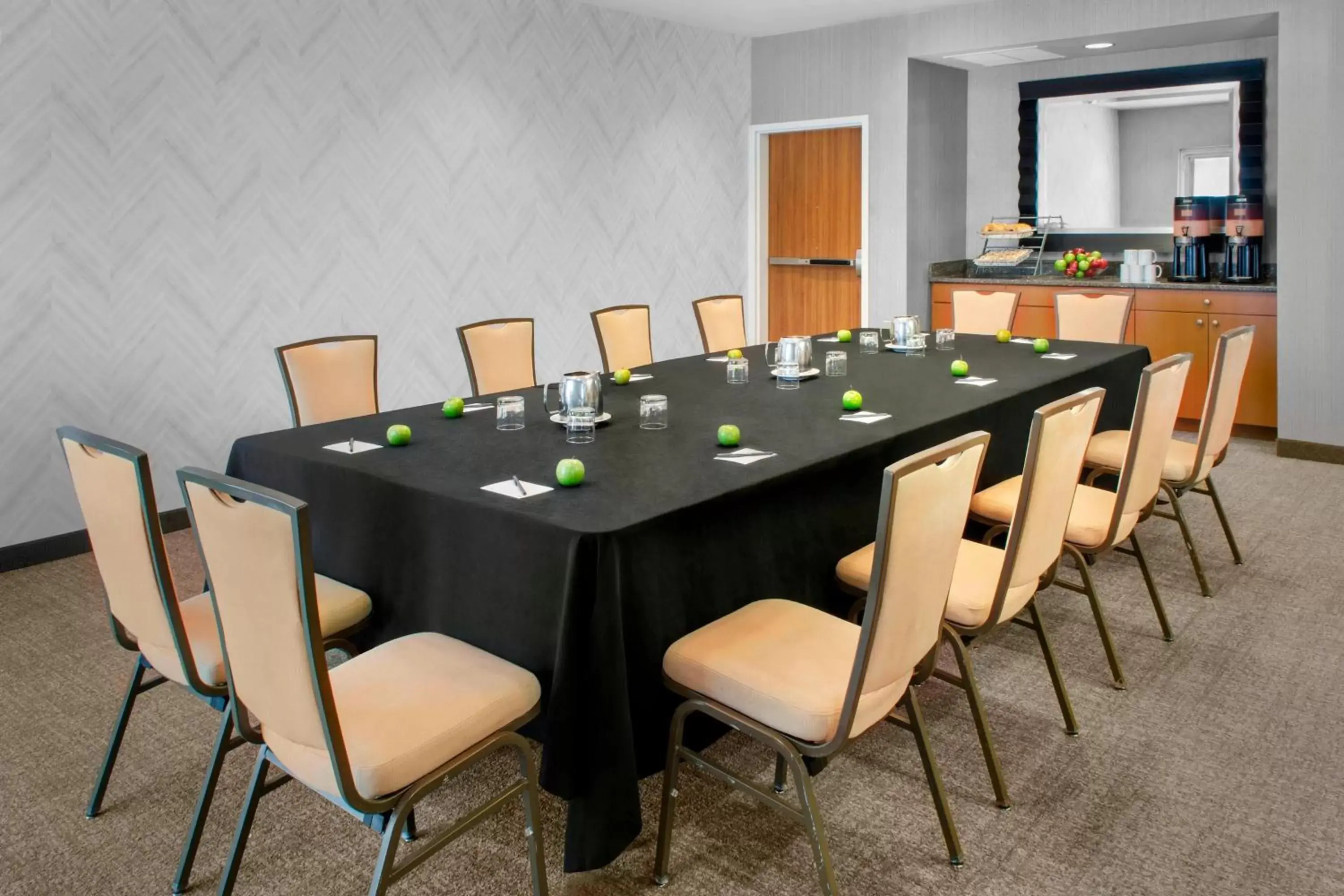 Meeting/conference room in SpringHill Suites Long Island Brookhaven