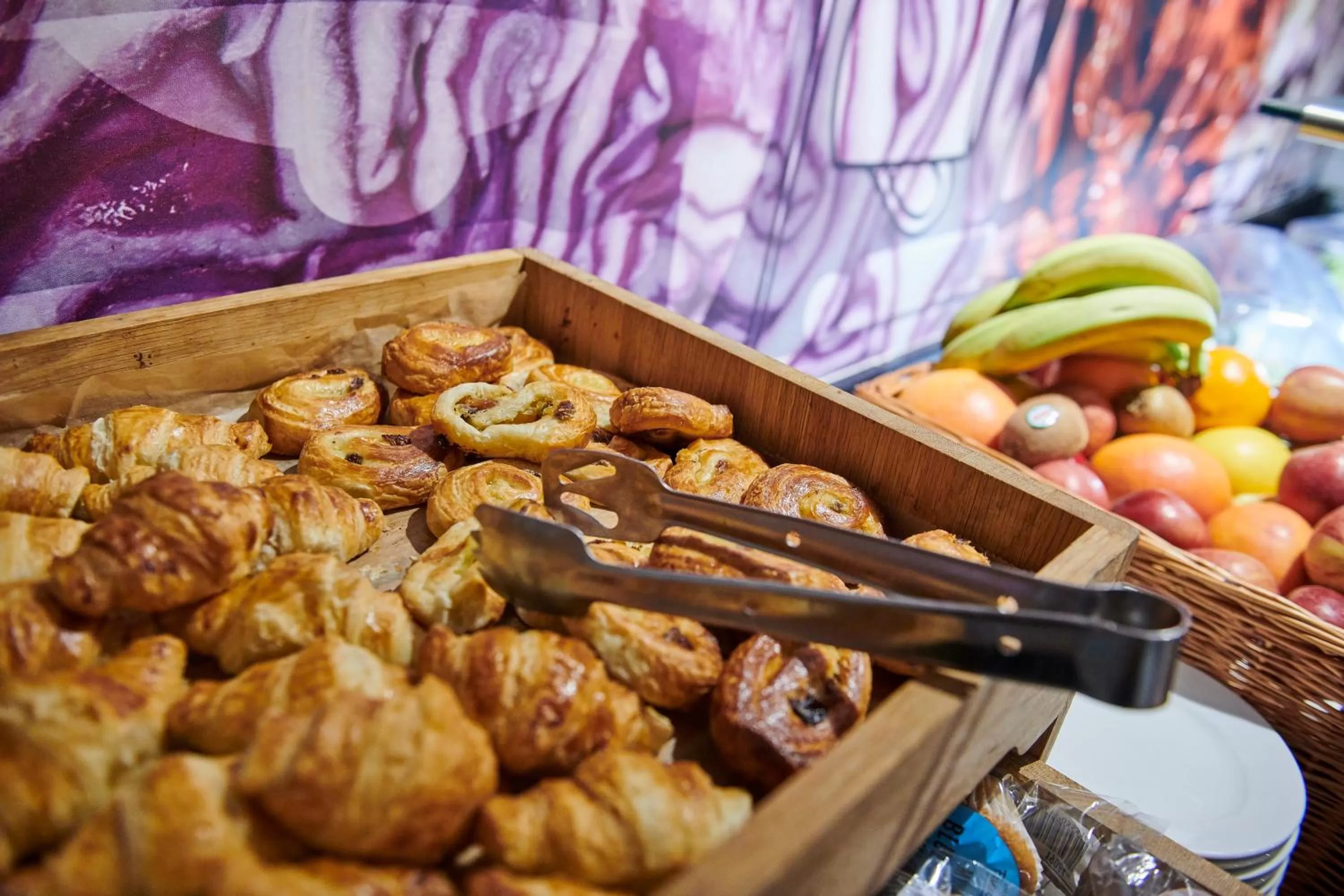 Breakfast in Holiday Inn Corby Kettering A43 by IHG