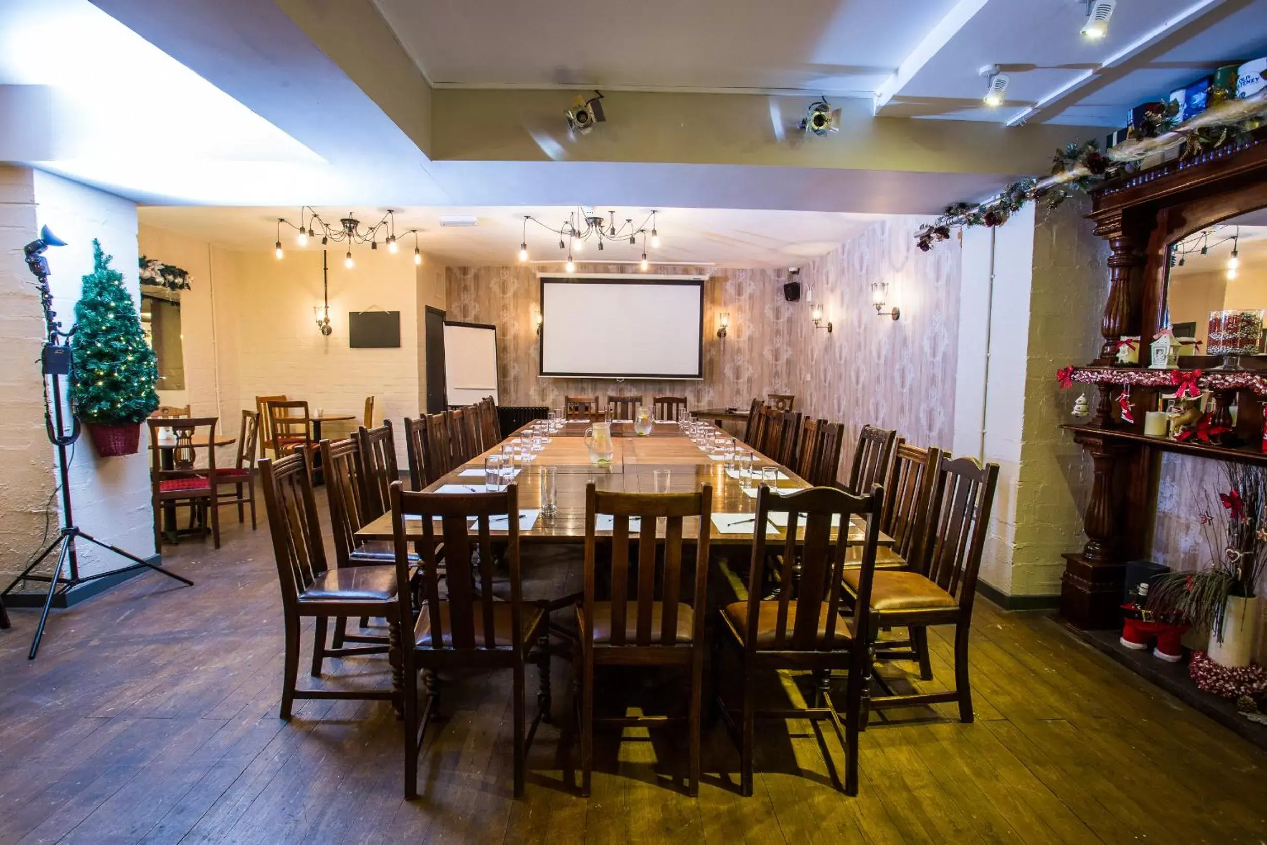 Business facilities in The Duke of Edinburgh Hotel & Bar