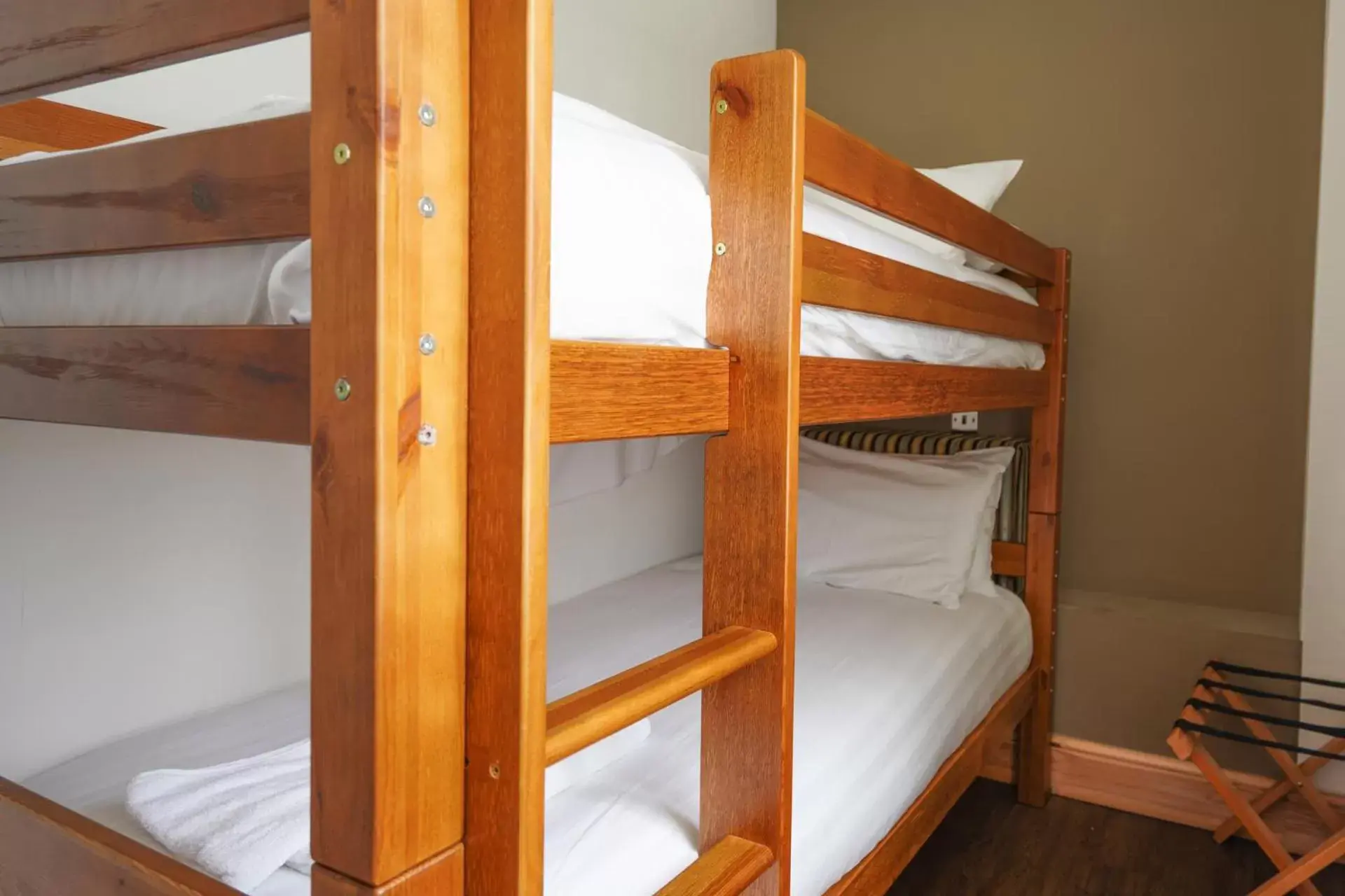 Bunk Bed in Millstone Country Inn