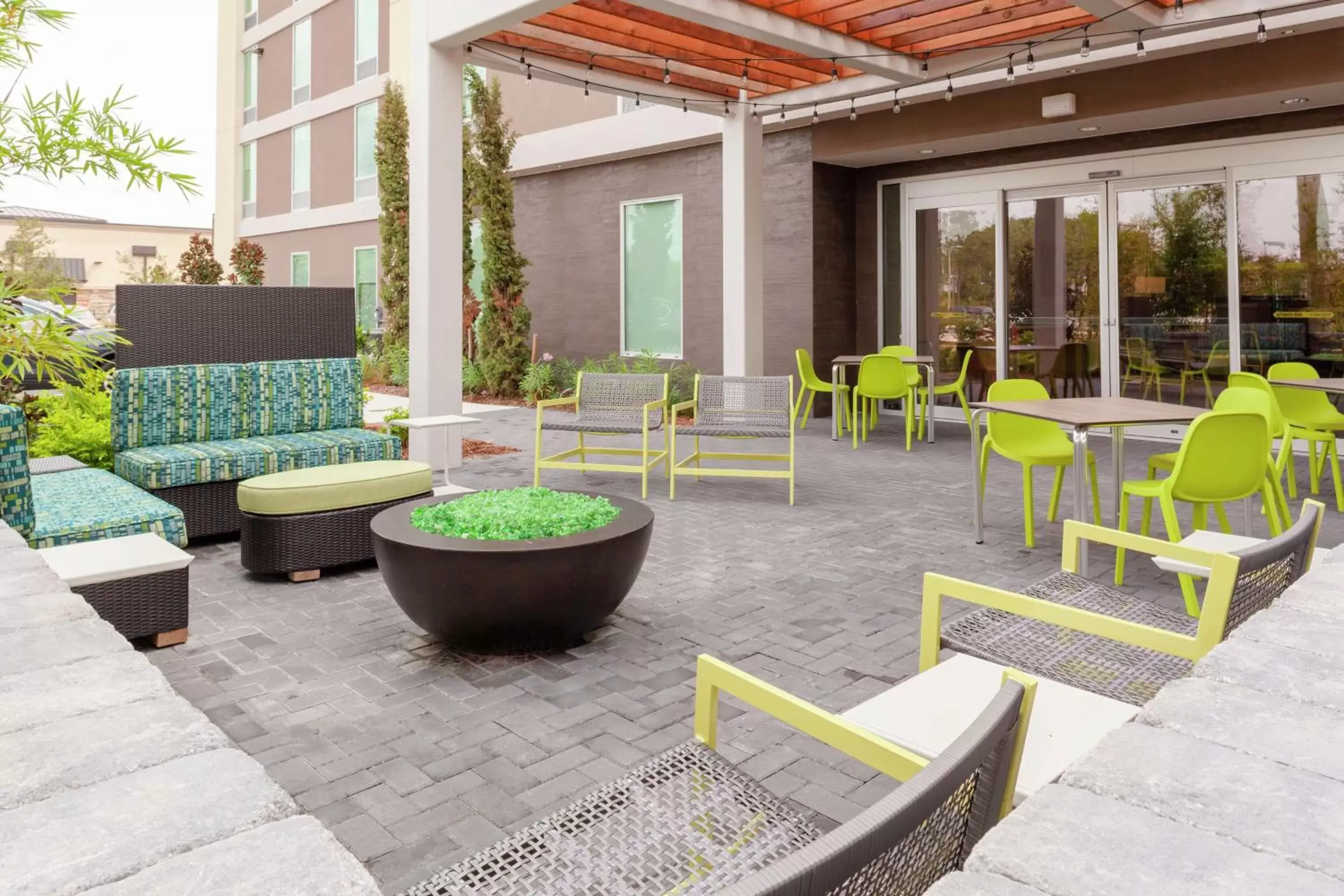 Patio in Home2 Suites By Hilton Orlando South Park