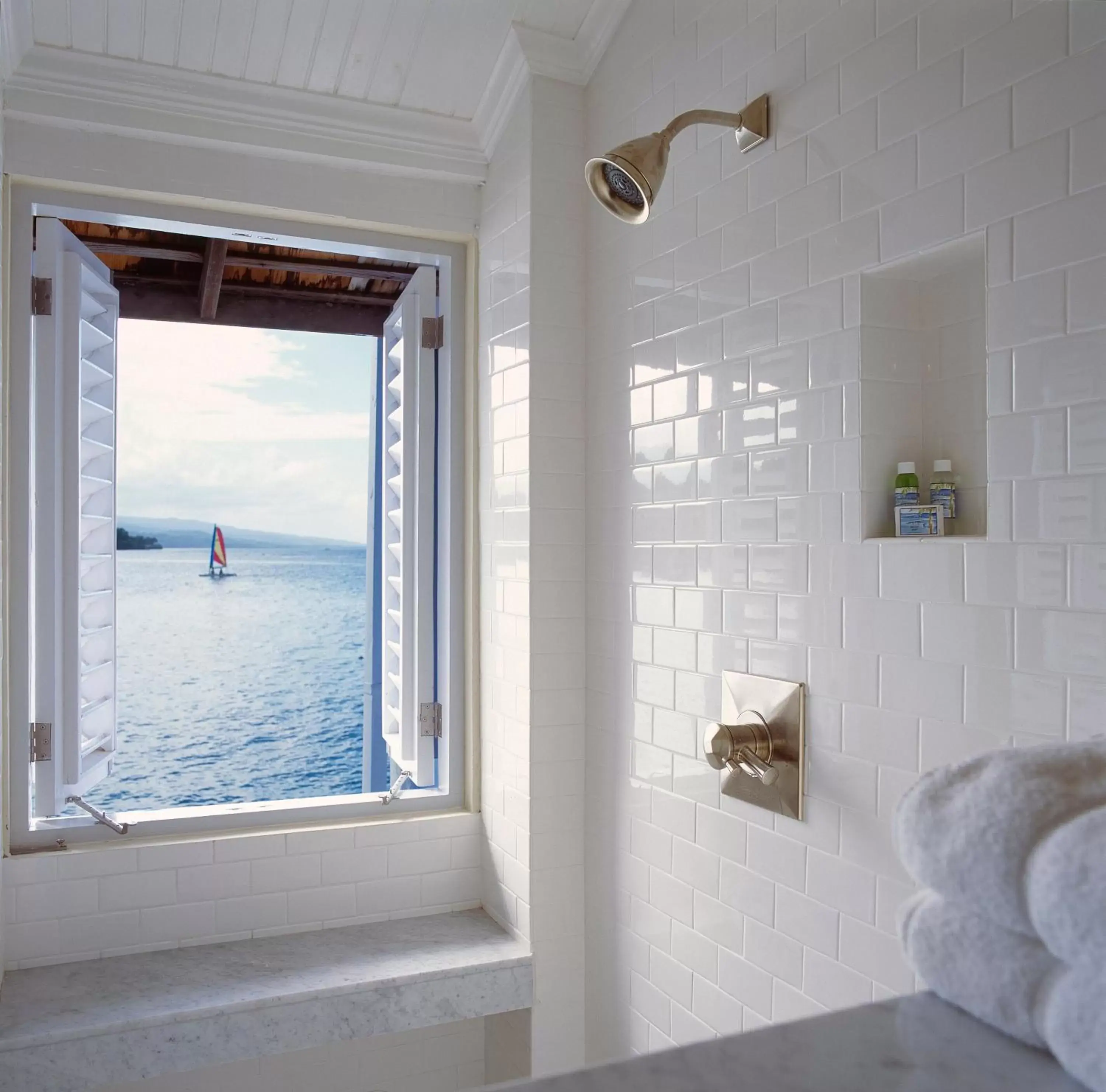 Natural landscape, Bathroom in Jamaica Inn