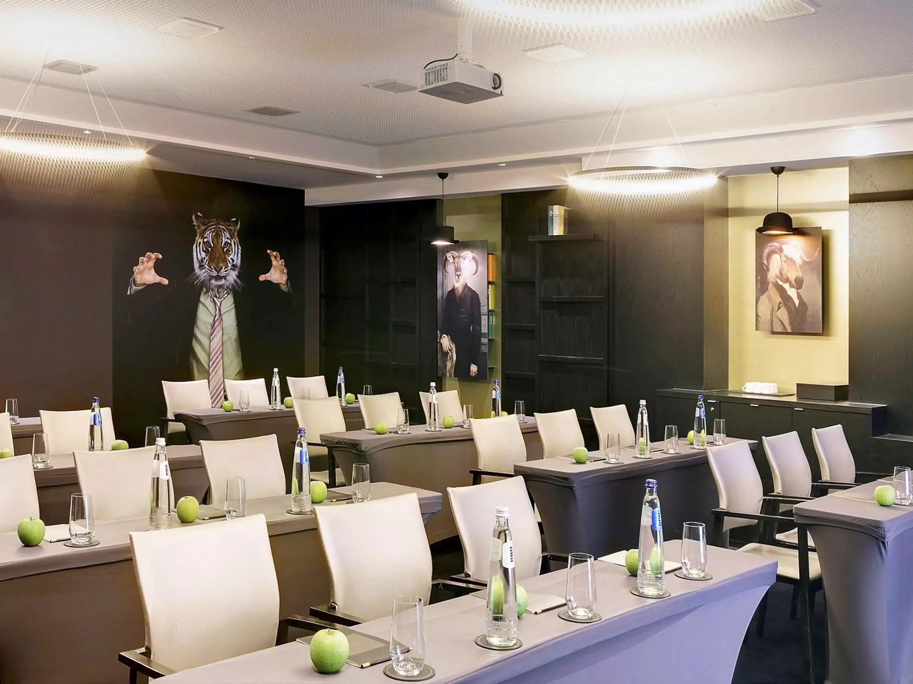 Meeting/conference room, Restaurant/Places to Eat in Le Louise Hotel Brussels - MGallery