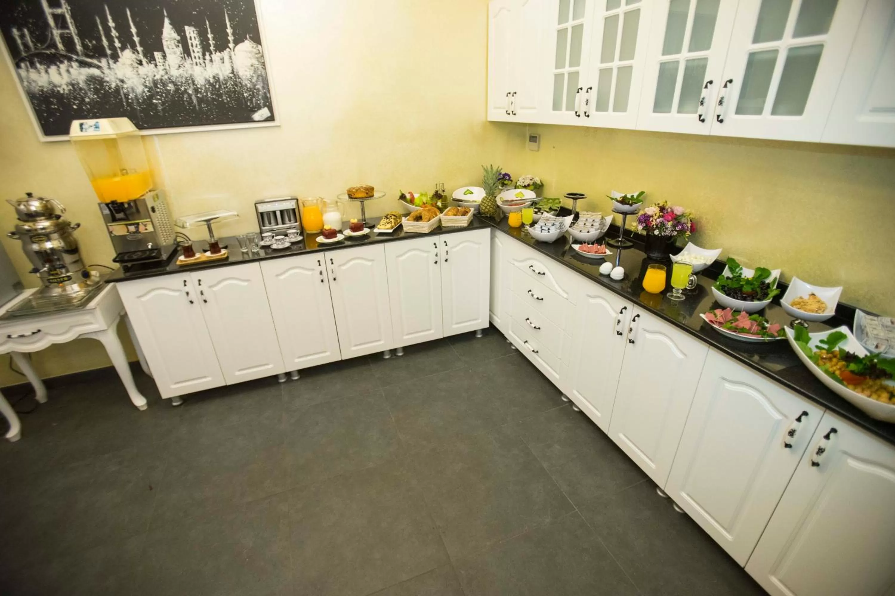 Breakfast in The Void Hotel