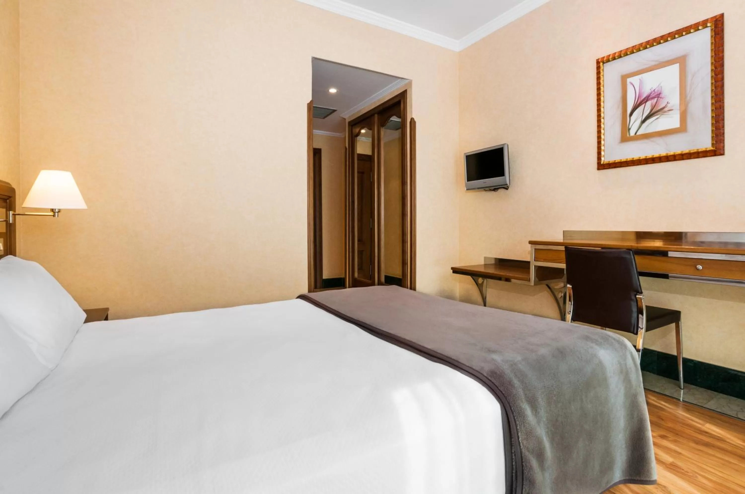 Photo of the whole room, Bed in Hotel Julia