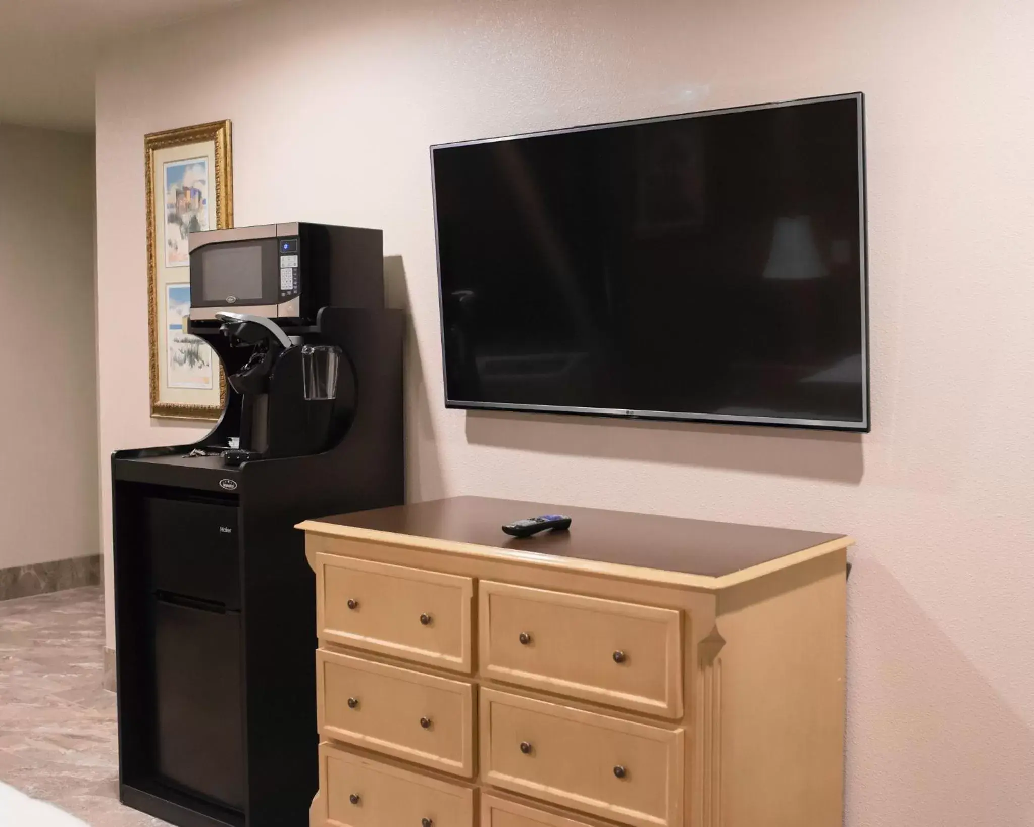 King Room in The Gator Den King Room in The Gator Den