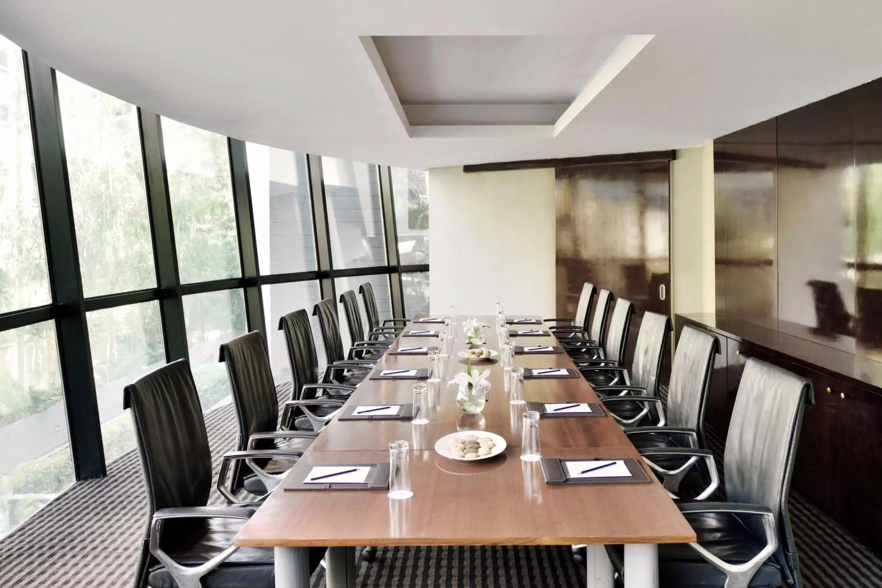 Meeting/conference room in Marriott Suites Pune