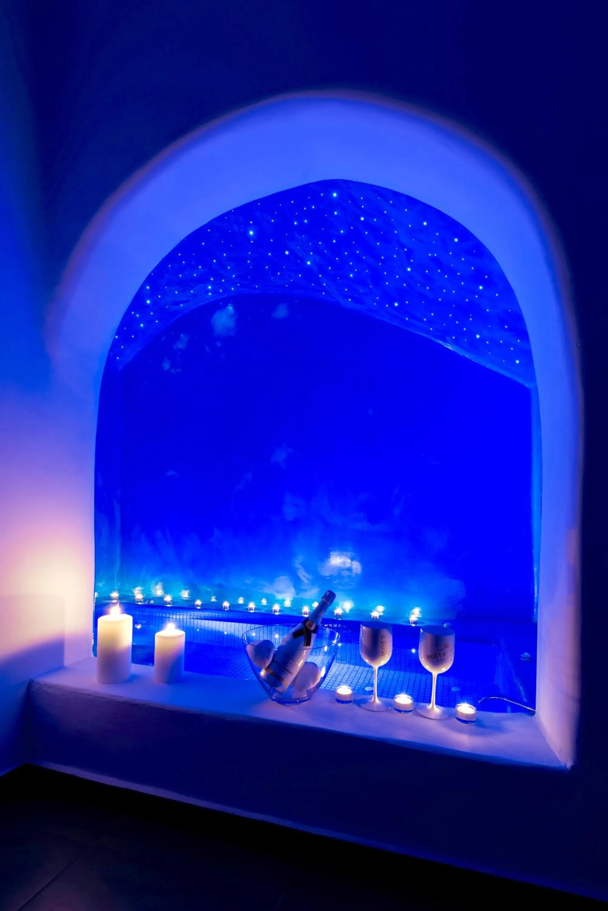 Hot Tub in San Marino Suites by Calm Collection