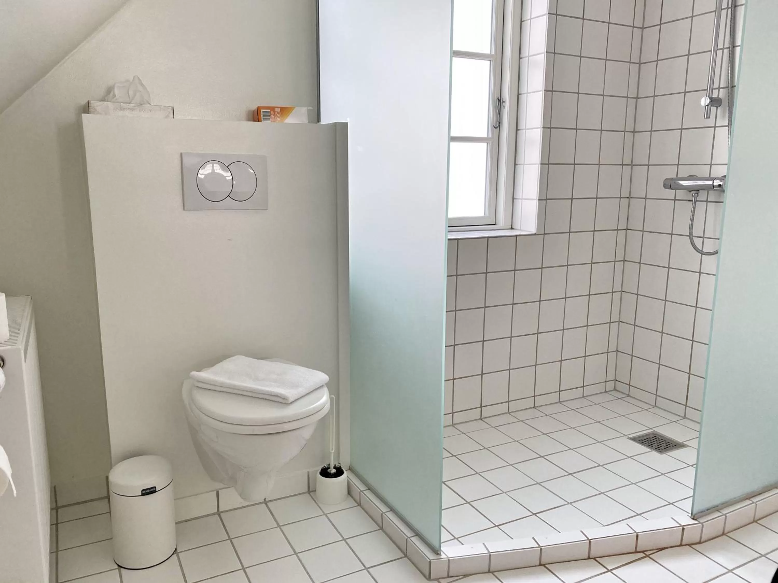 Shower in Skagen Harbour Hotel