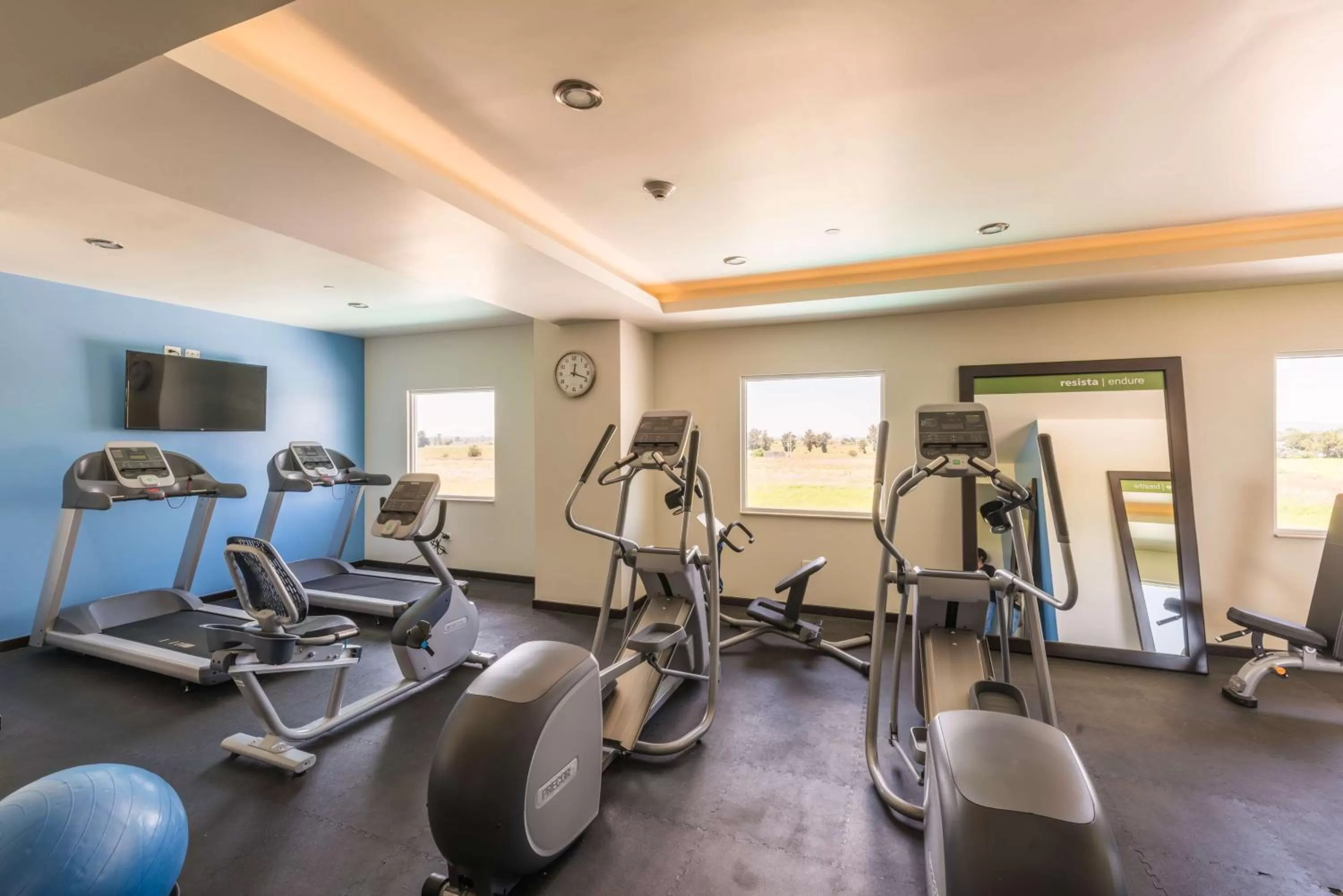 Fitness centre/facilities in Hampton Inn & Suites by Hilton Salamanca Bajio