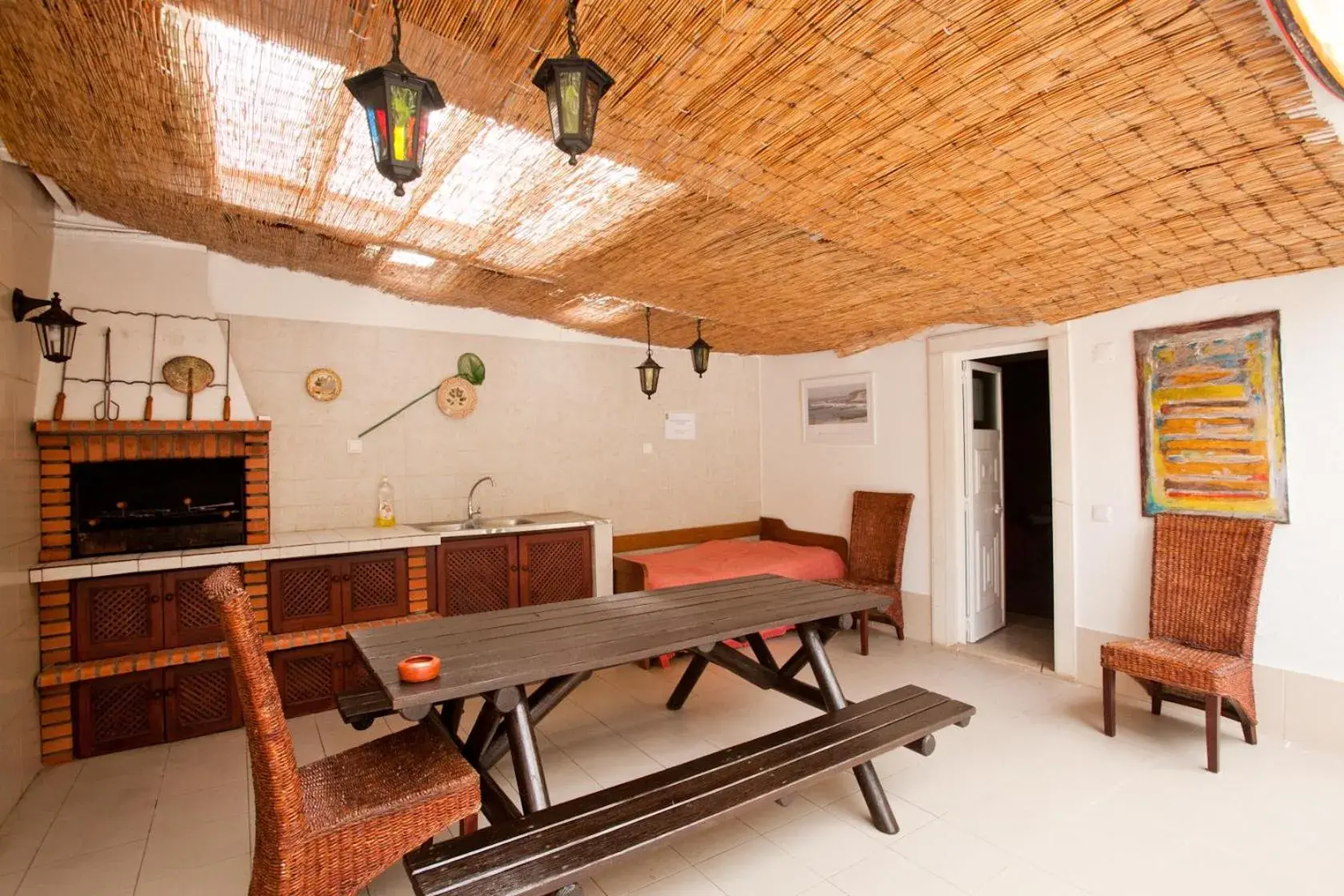 BBQ facilities, Dining Area in Ericeira Chill Hill Hostel & Private Rooms