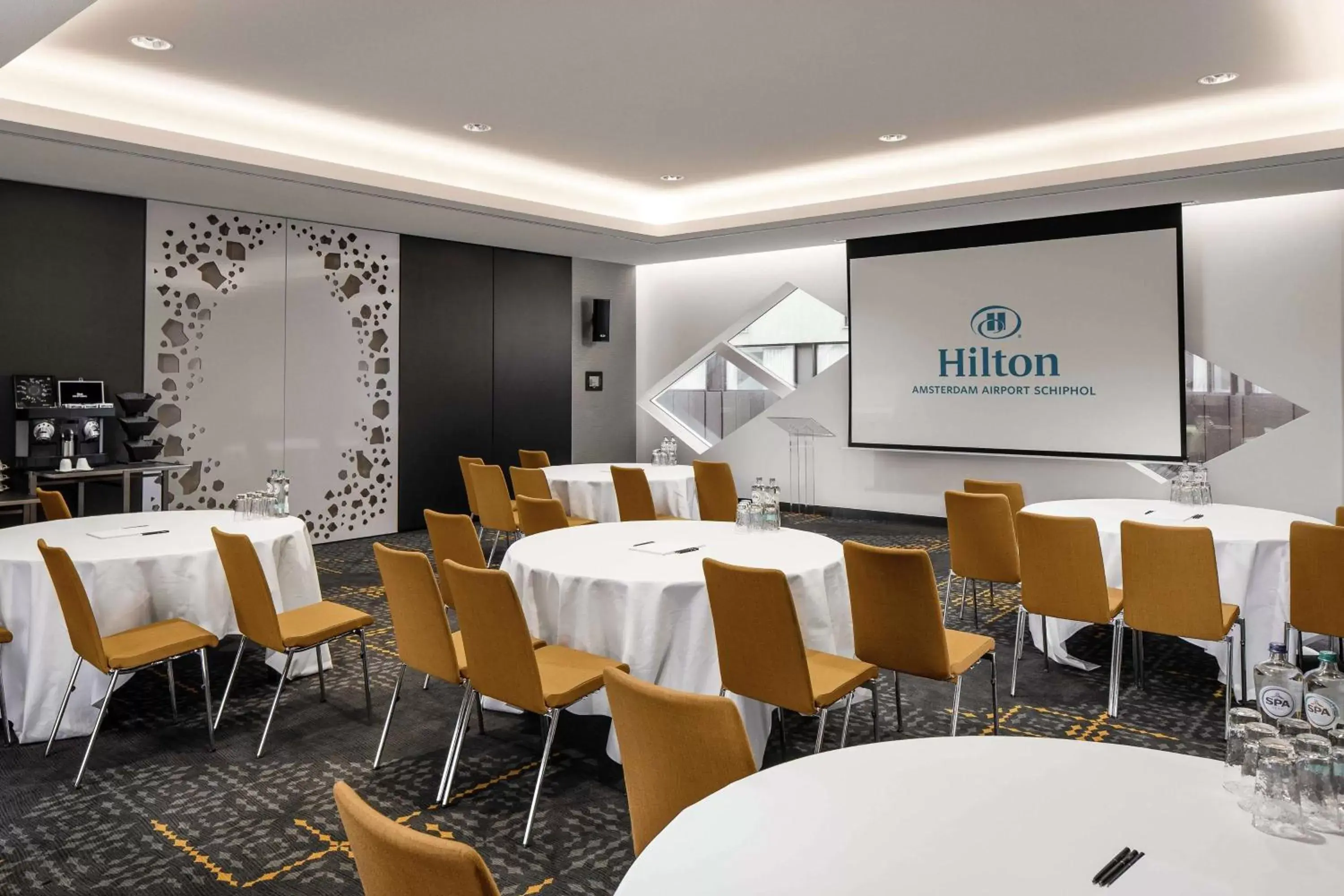 Meeting/conference room, Restaurant/Places to Eat in Hilton Amsterdam Airport Schiphol