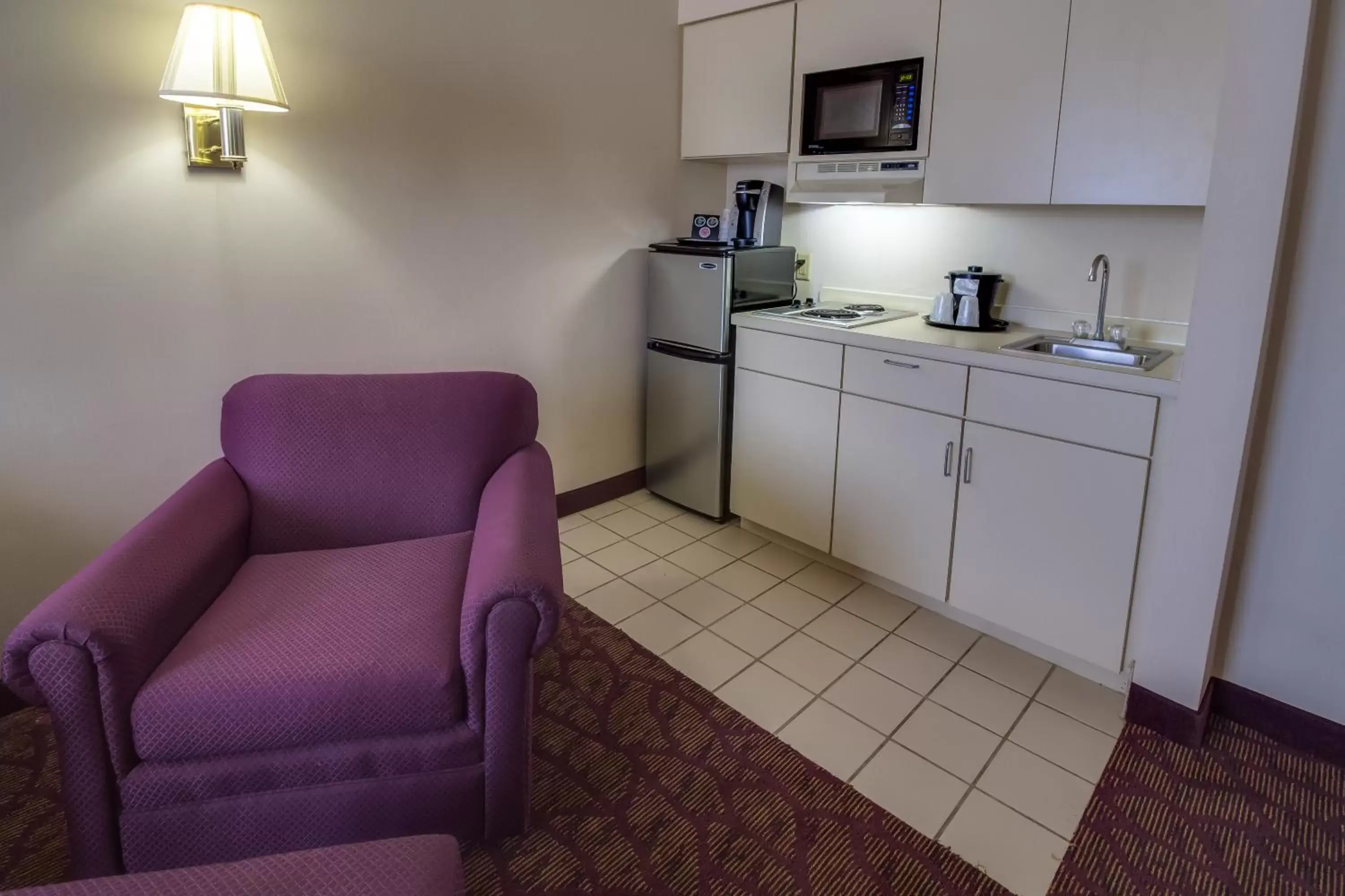 Kitchen or kitchenette, Kitchen/Kitchenette in Ashmore Inn Amarillo