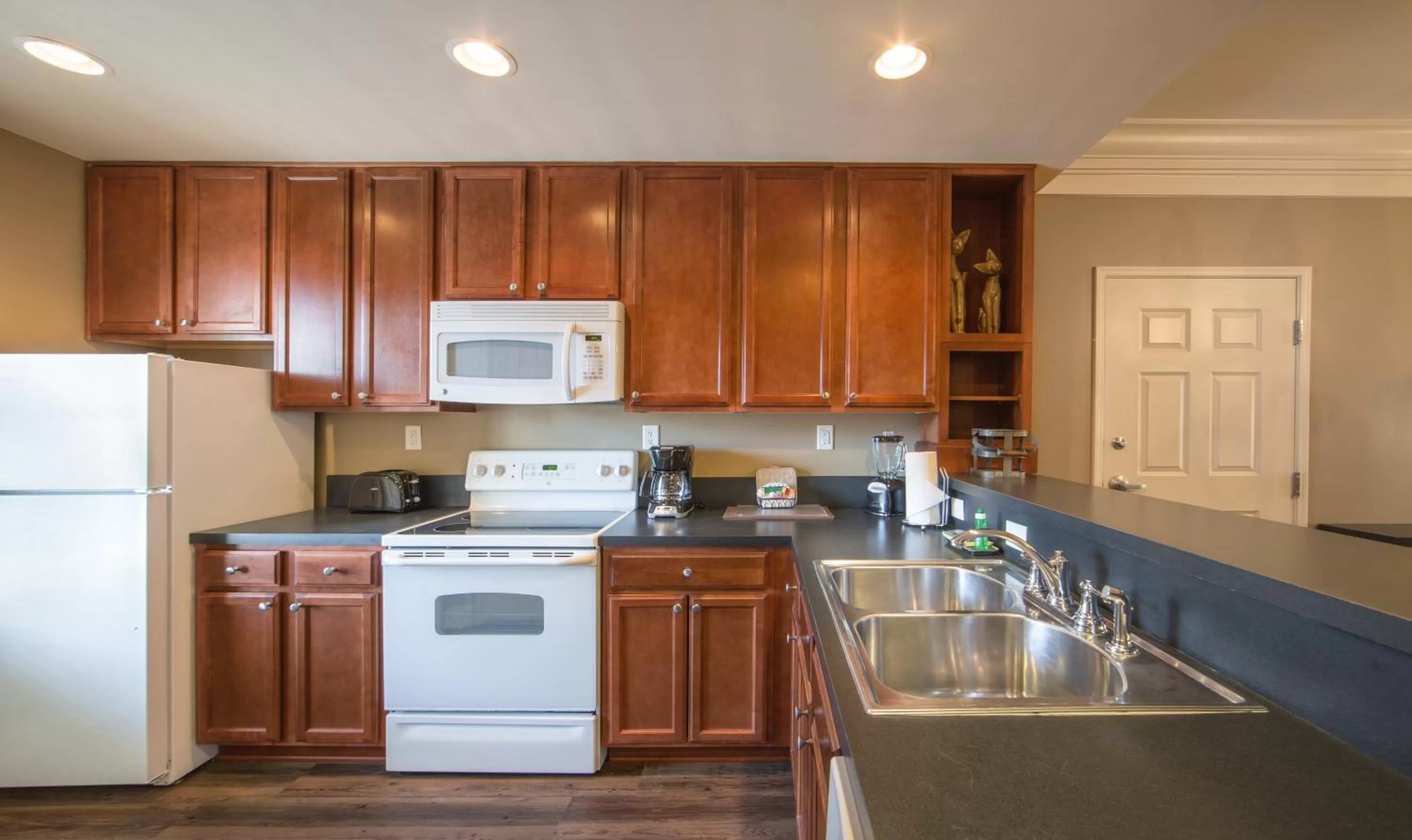 Photo of the whole room in Holiday Inn Club Vacations Williamsburg Resort